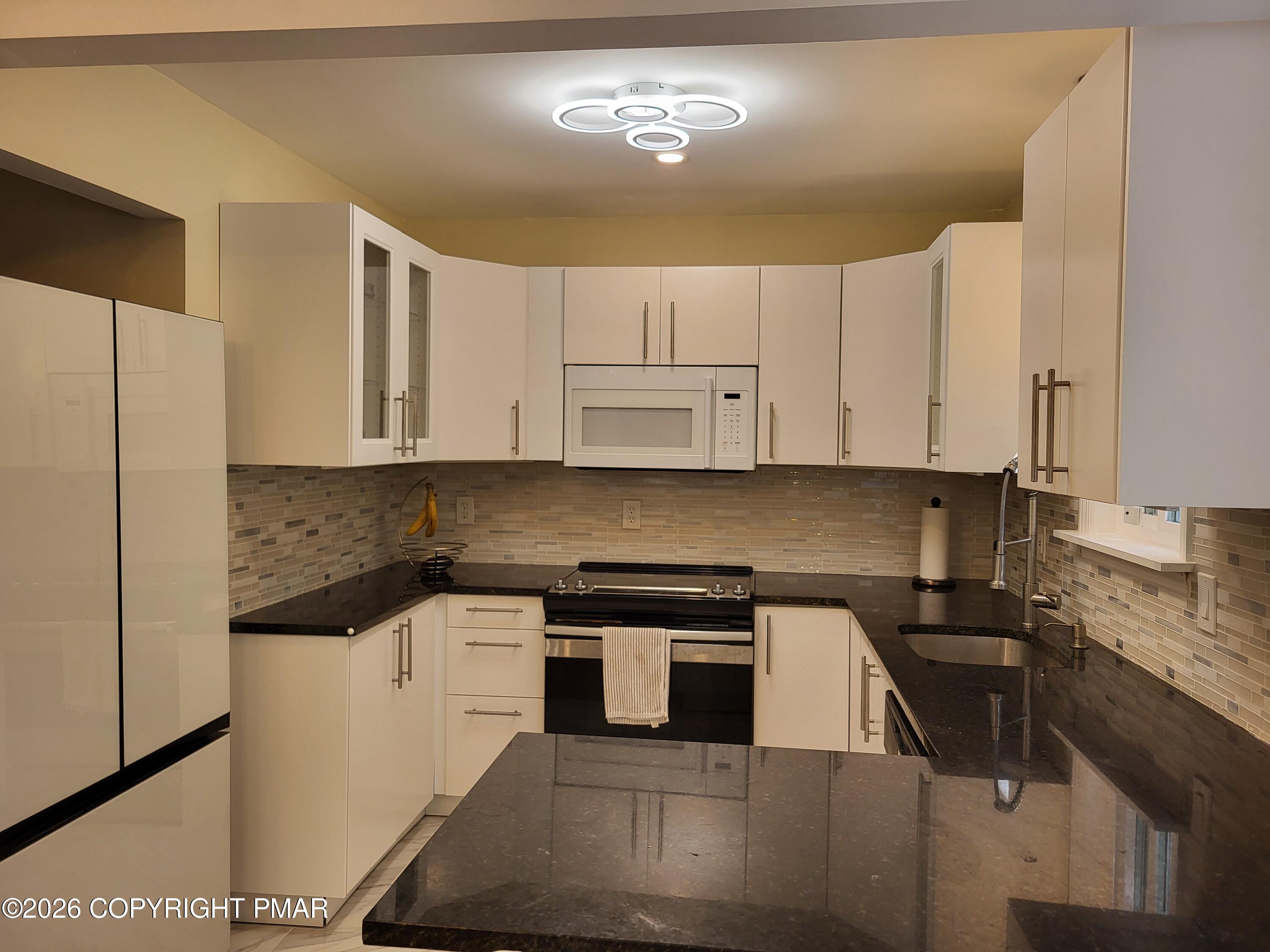 159 Manchester Drive Property Photo 9