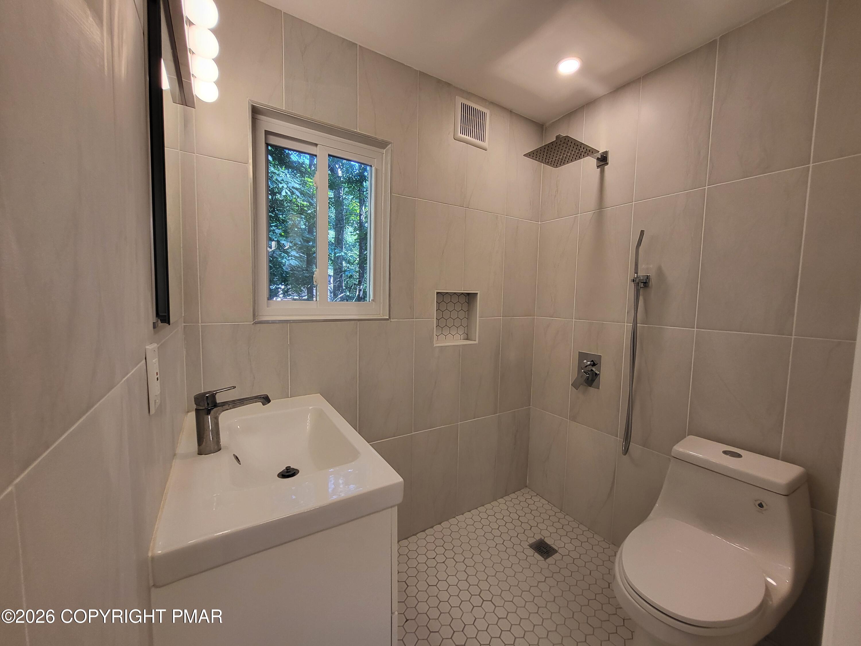 159 Manchester Drive Property Photo 14