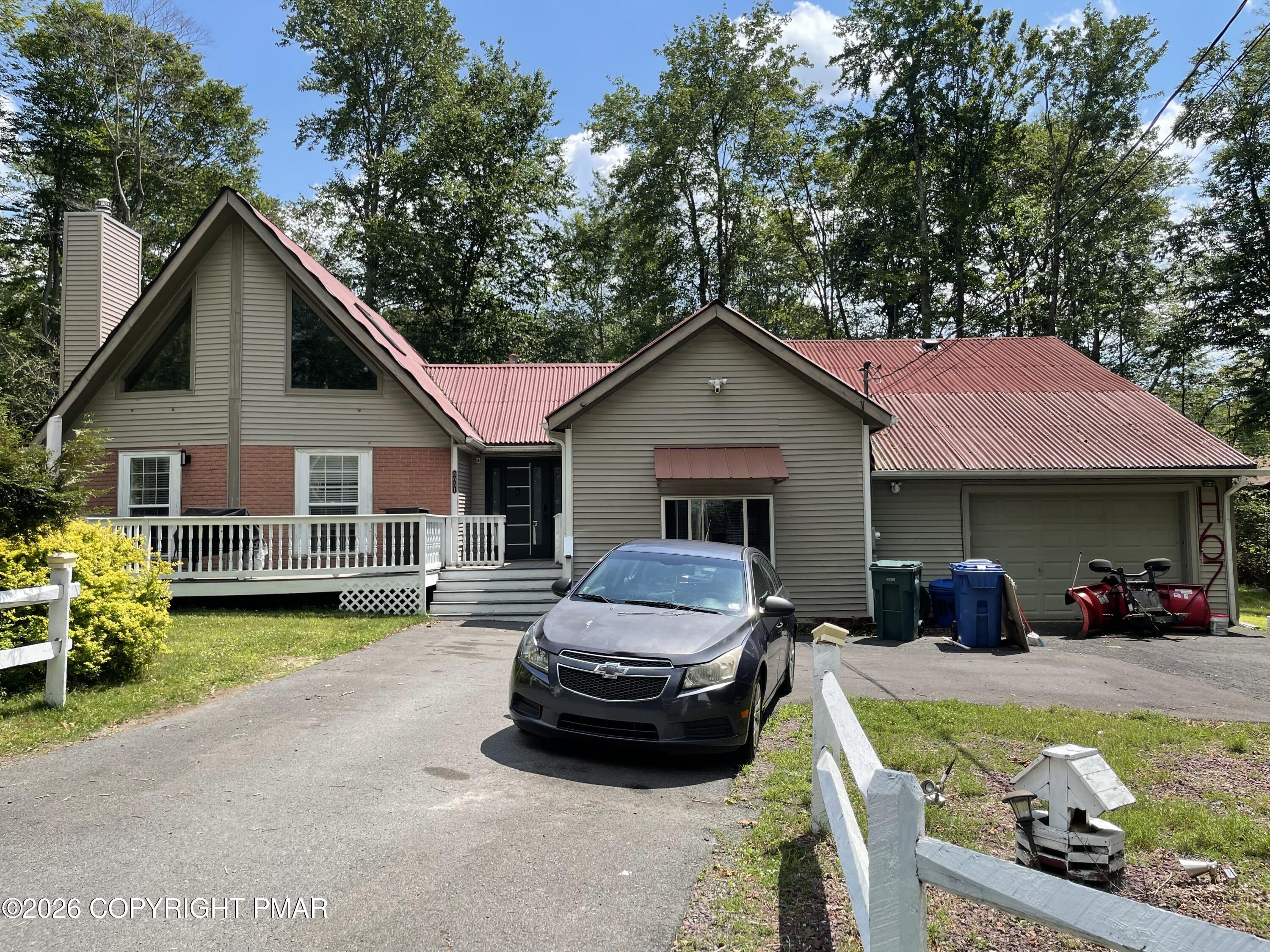 8051 Possum Court Property Photo 1