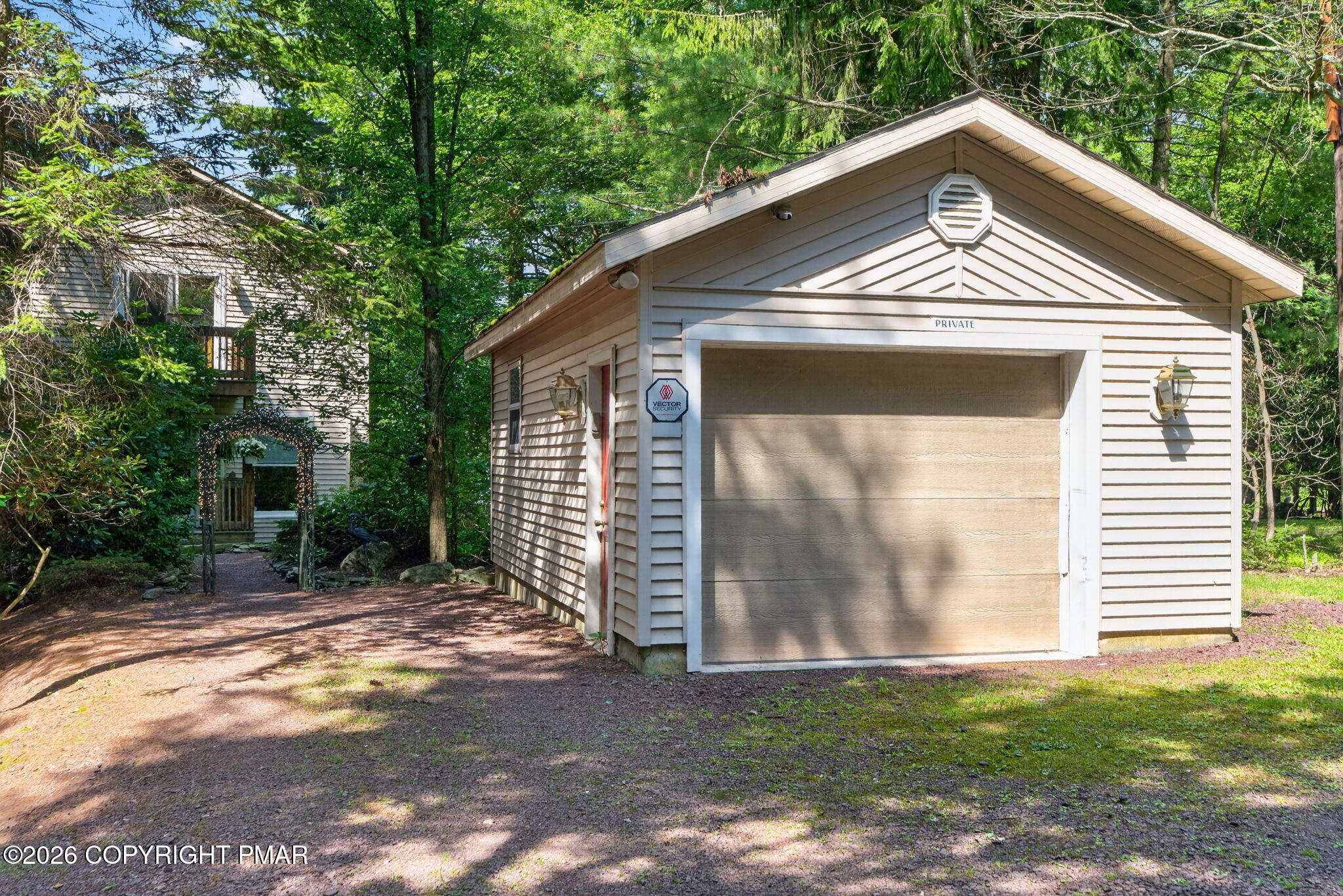 99 N Lake Drive Property Photo 48