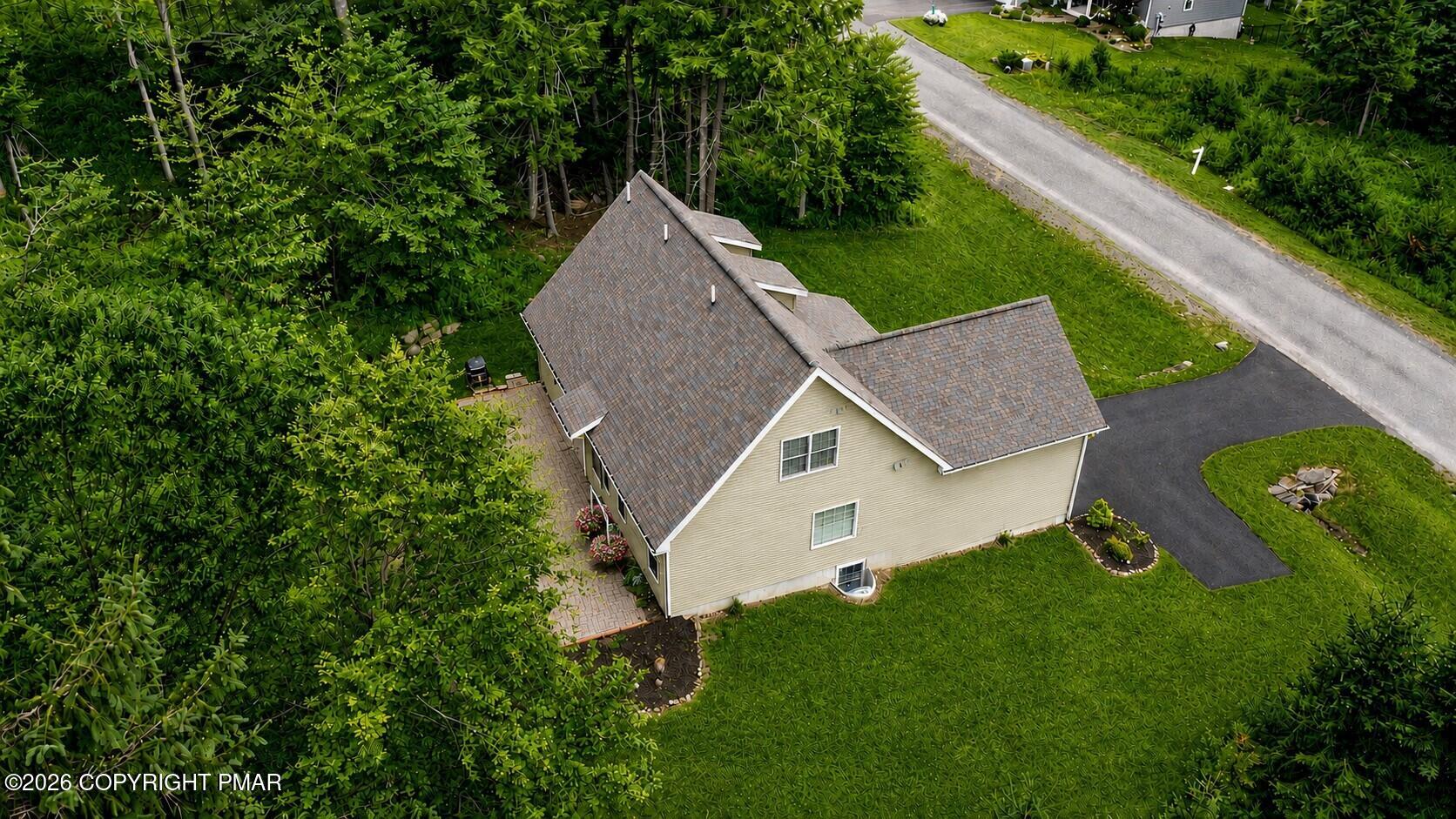 126 Lexington Lane Property Photo 7