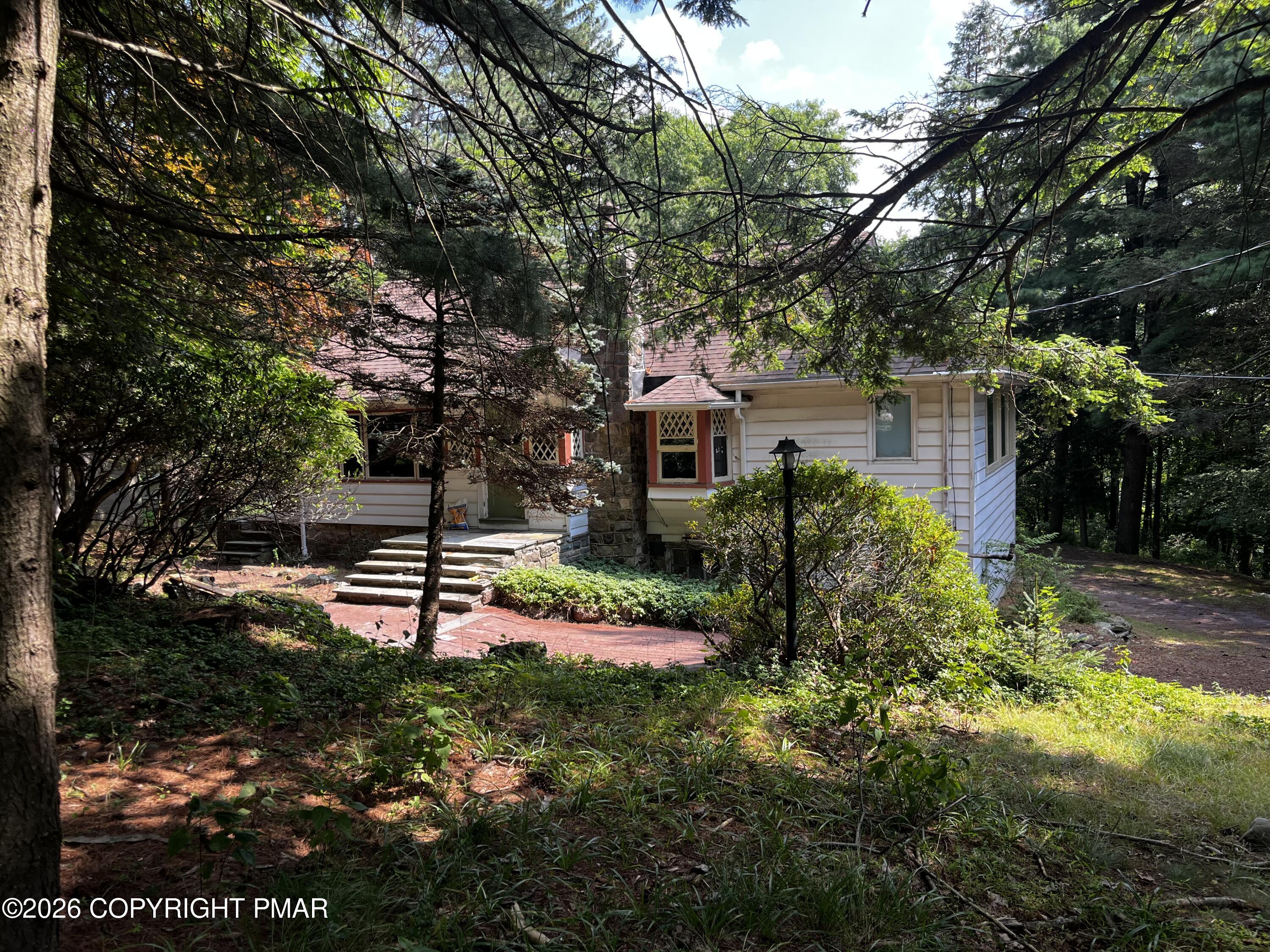 101 Knob Road Property Photo 2