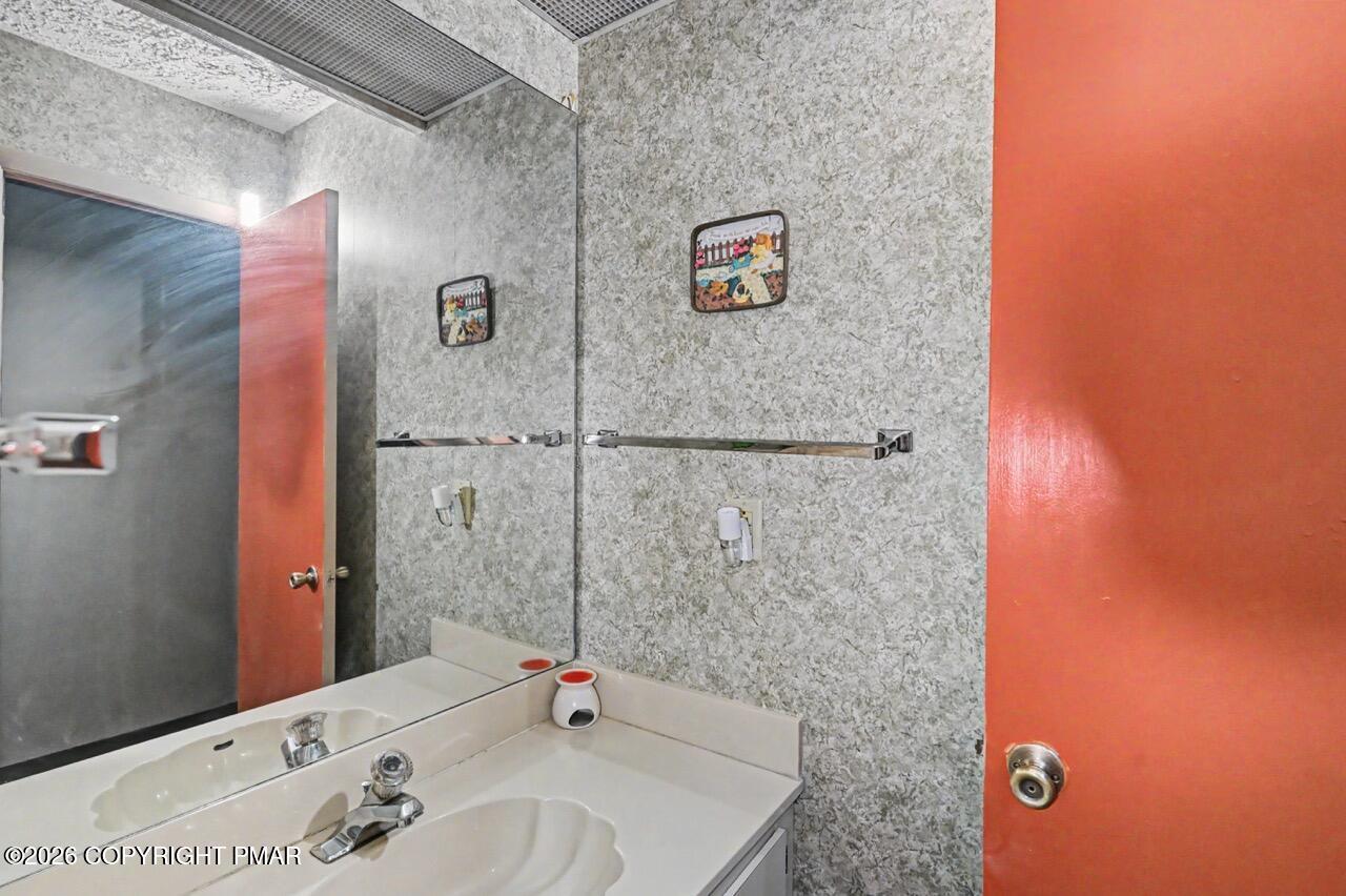 104 Condor Drive Unit 2 Property Photo 17