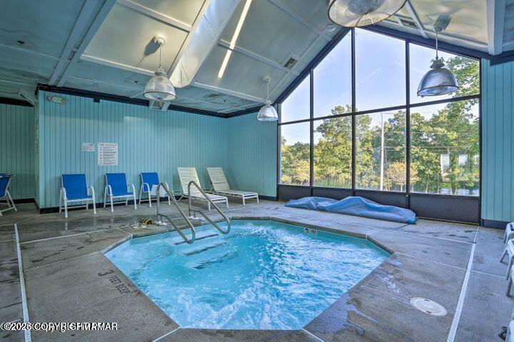 1868 Brentwood Drive Property Photo 8