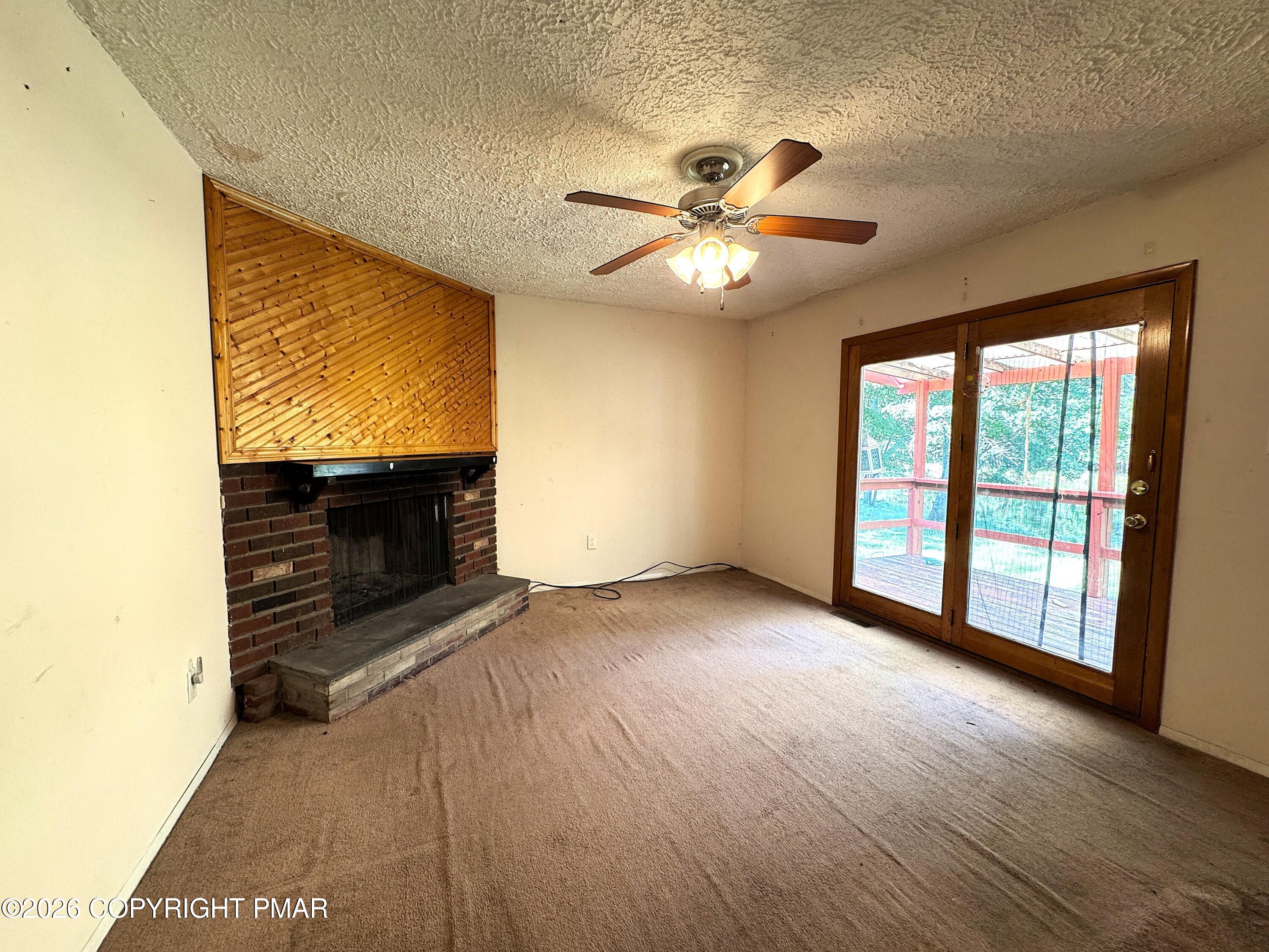 1236 Lace Drive Property Photo 3