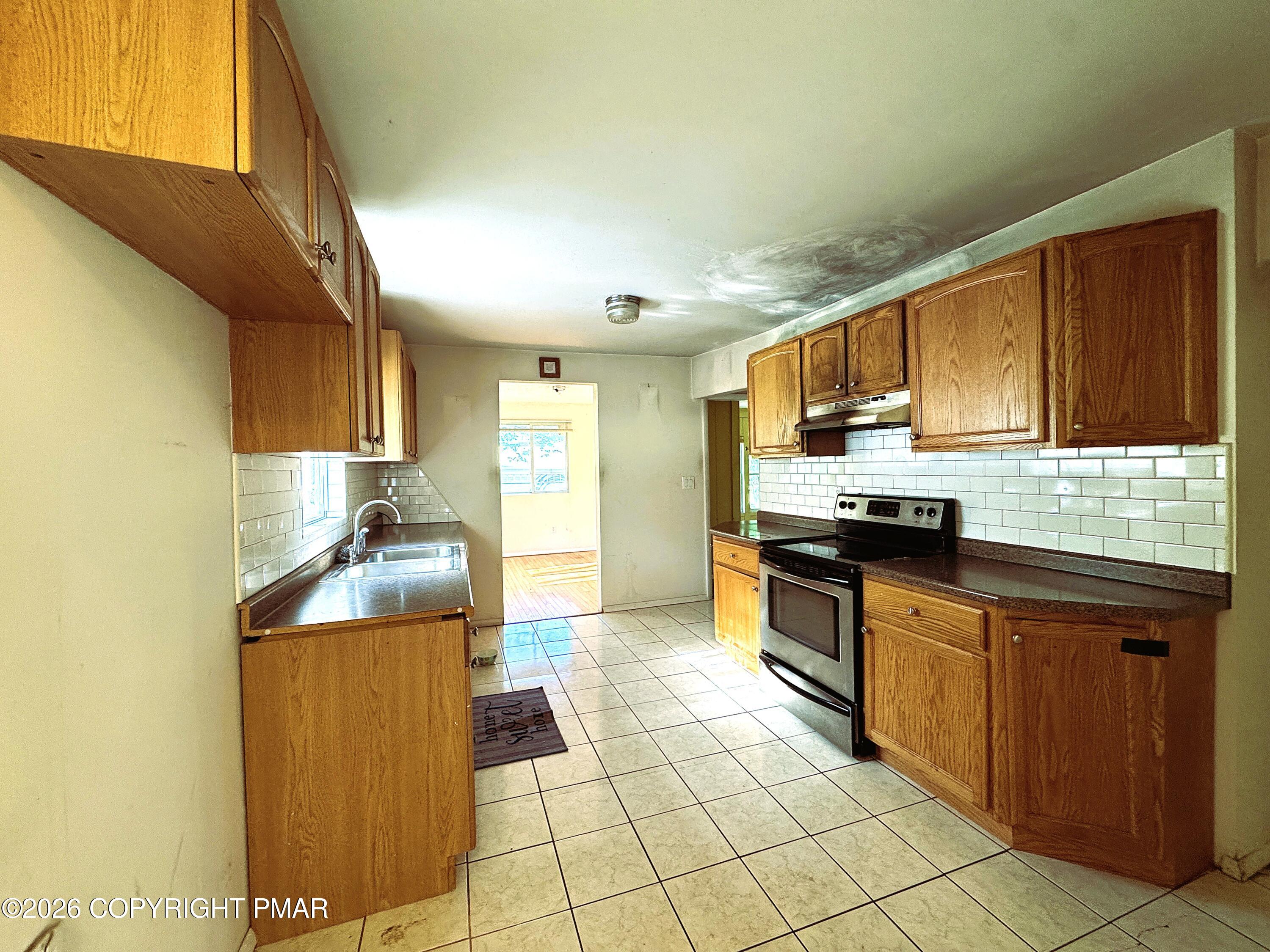 1236 Lace Drive Property Photo 5