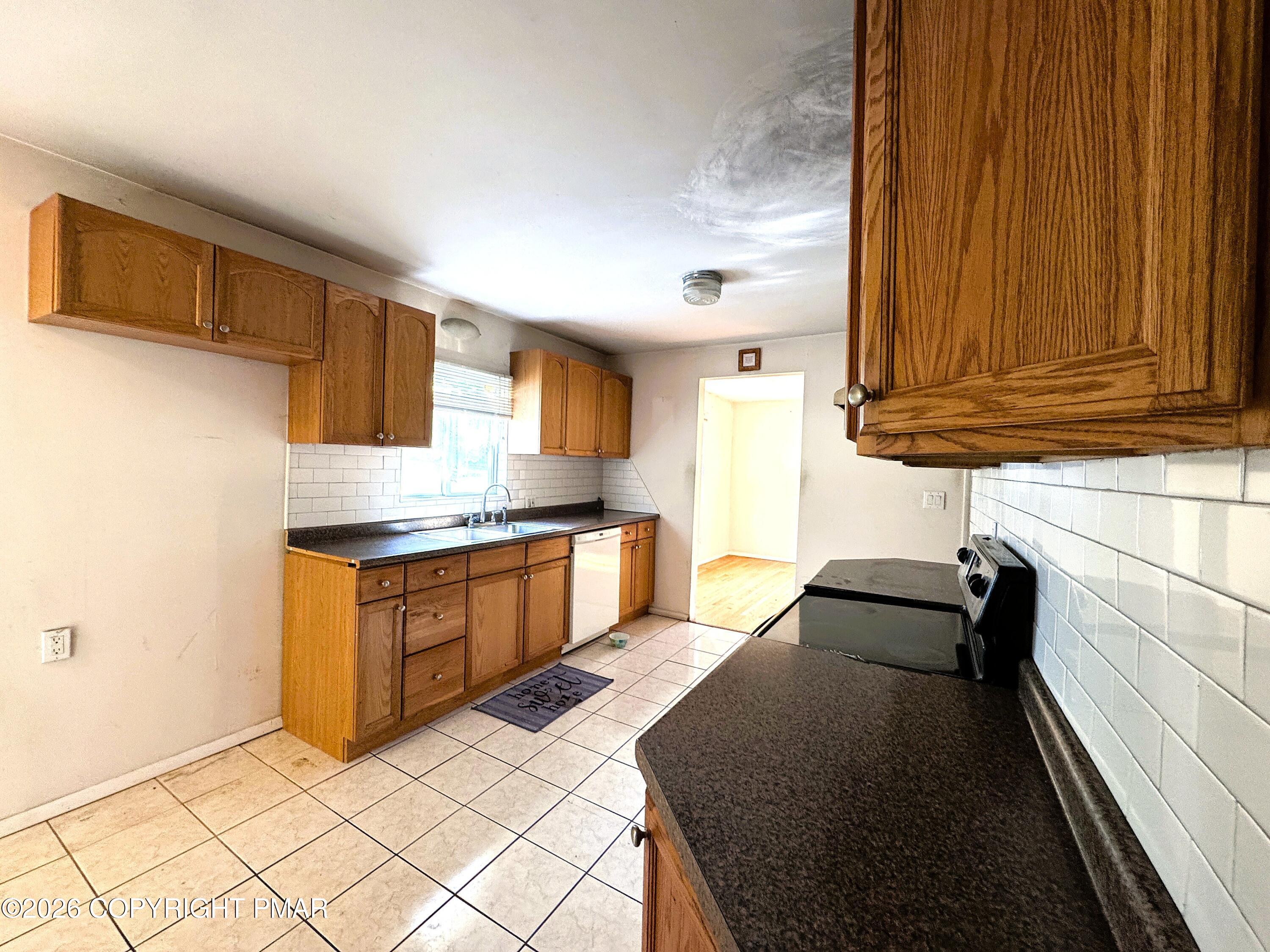 1236 Lace Drive Property Photo 6