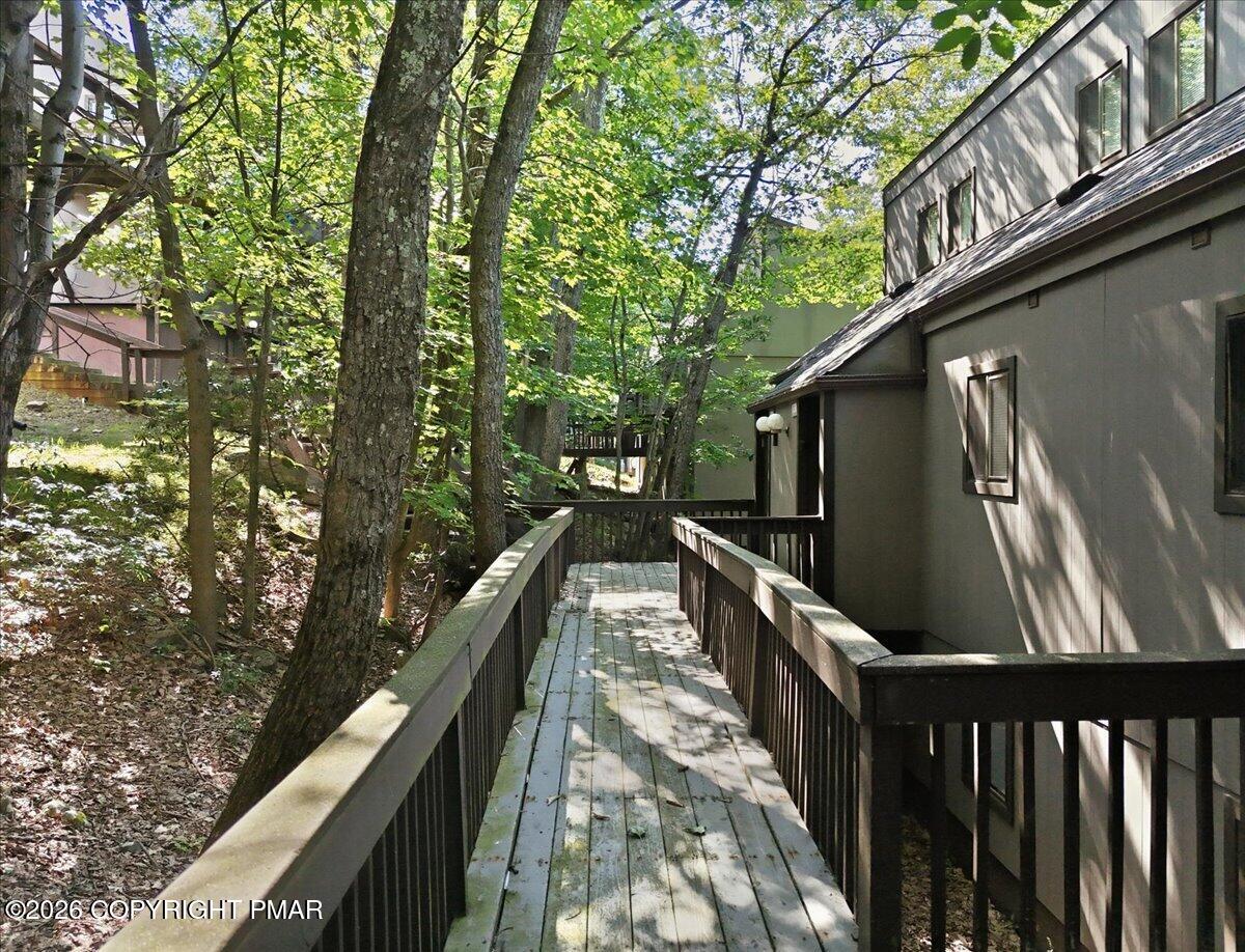 126 Cross Country Lane Property Photo 4