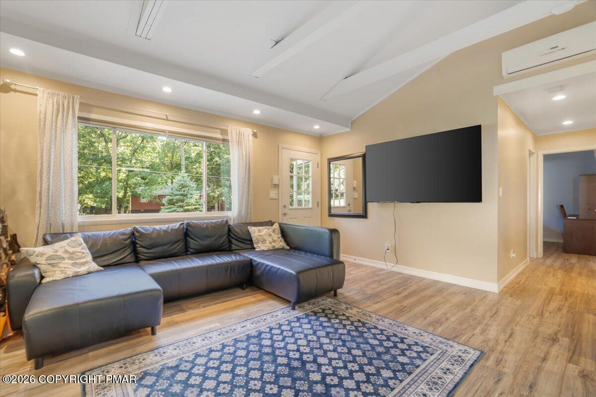 117 Mink Court Property Photo 6