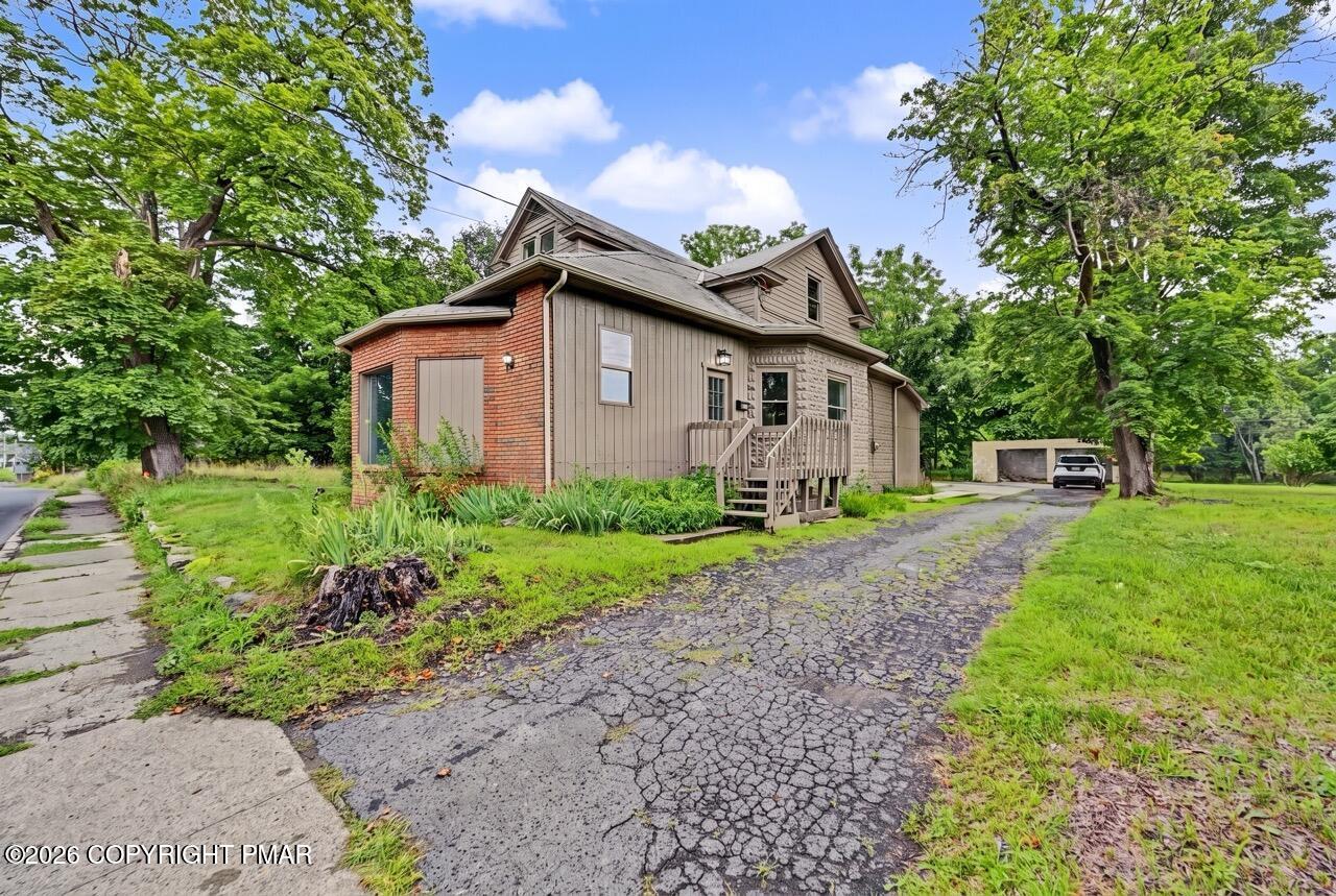 1198 W Main Street Property Photo 6