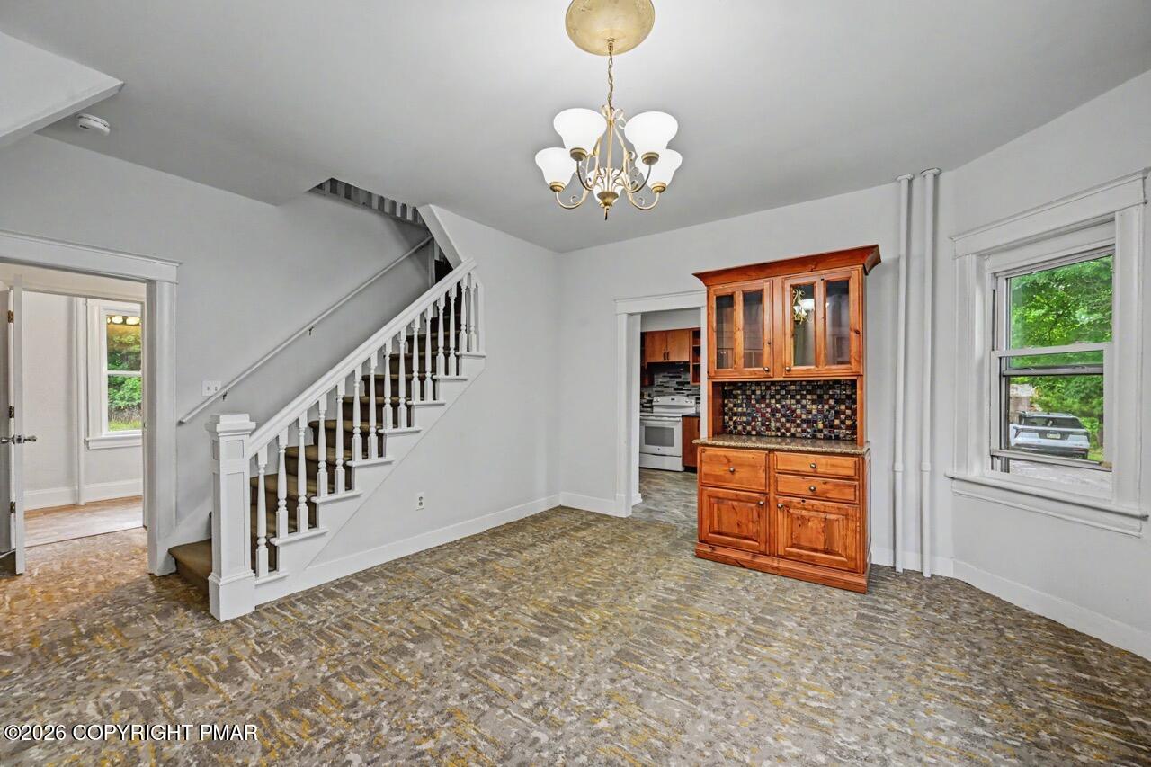 1198 W Main Street Property Photo 15