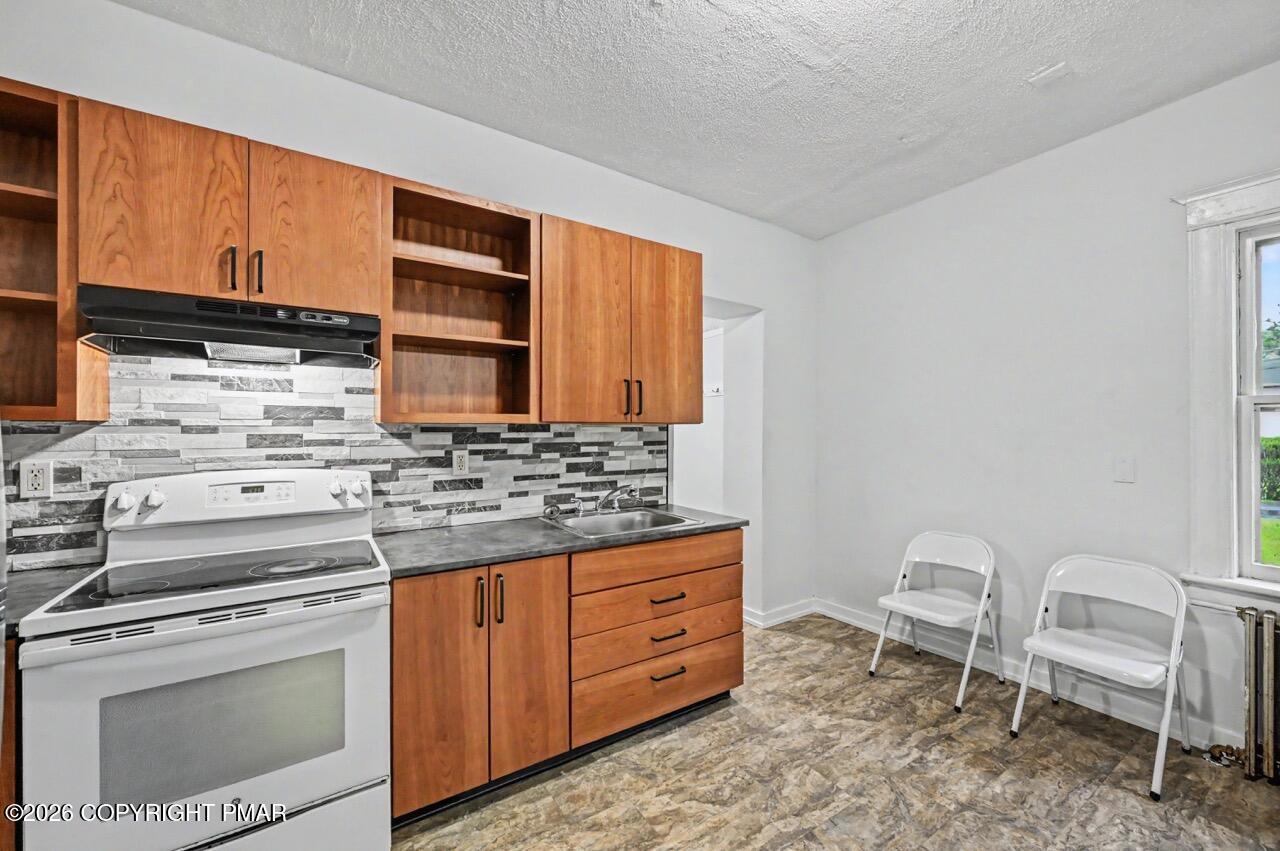 1198 W Main Street Property Photo 18