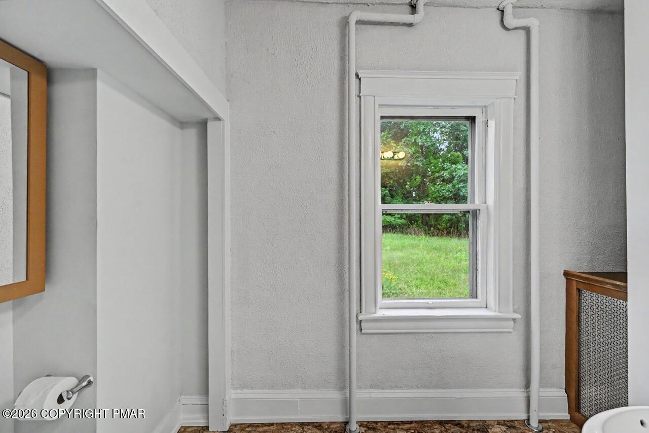 1198 W Main Street Property Photo 26