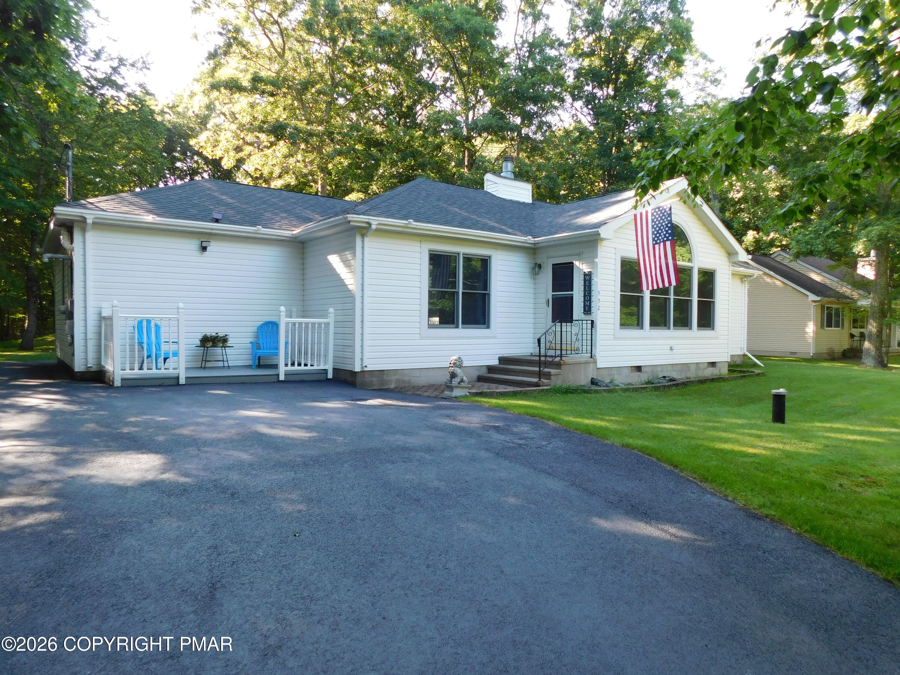552 W Chipmunk Road Property Photo 2