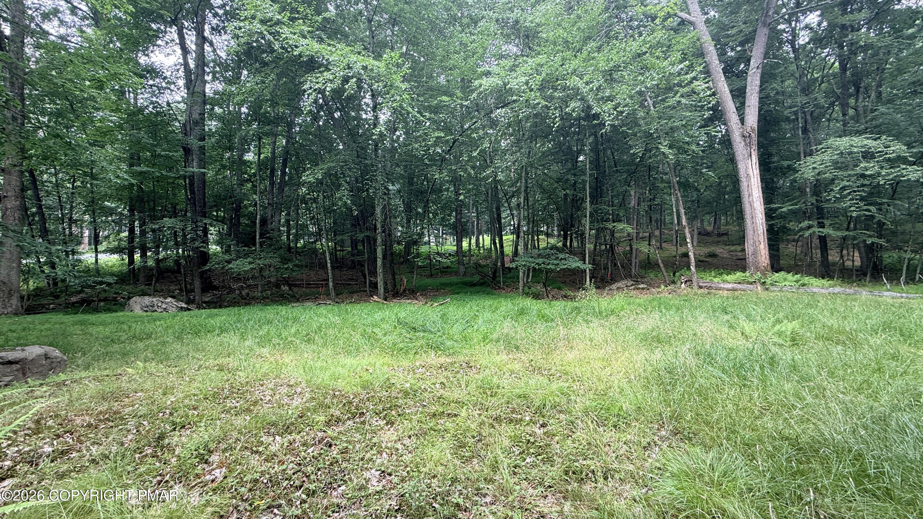 111 Lake View Circle Property Photo 3