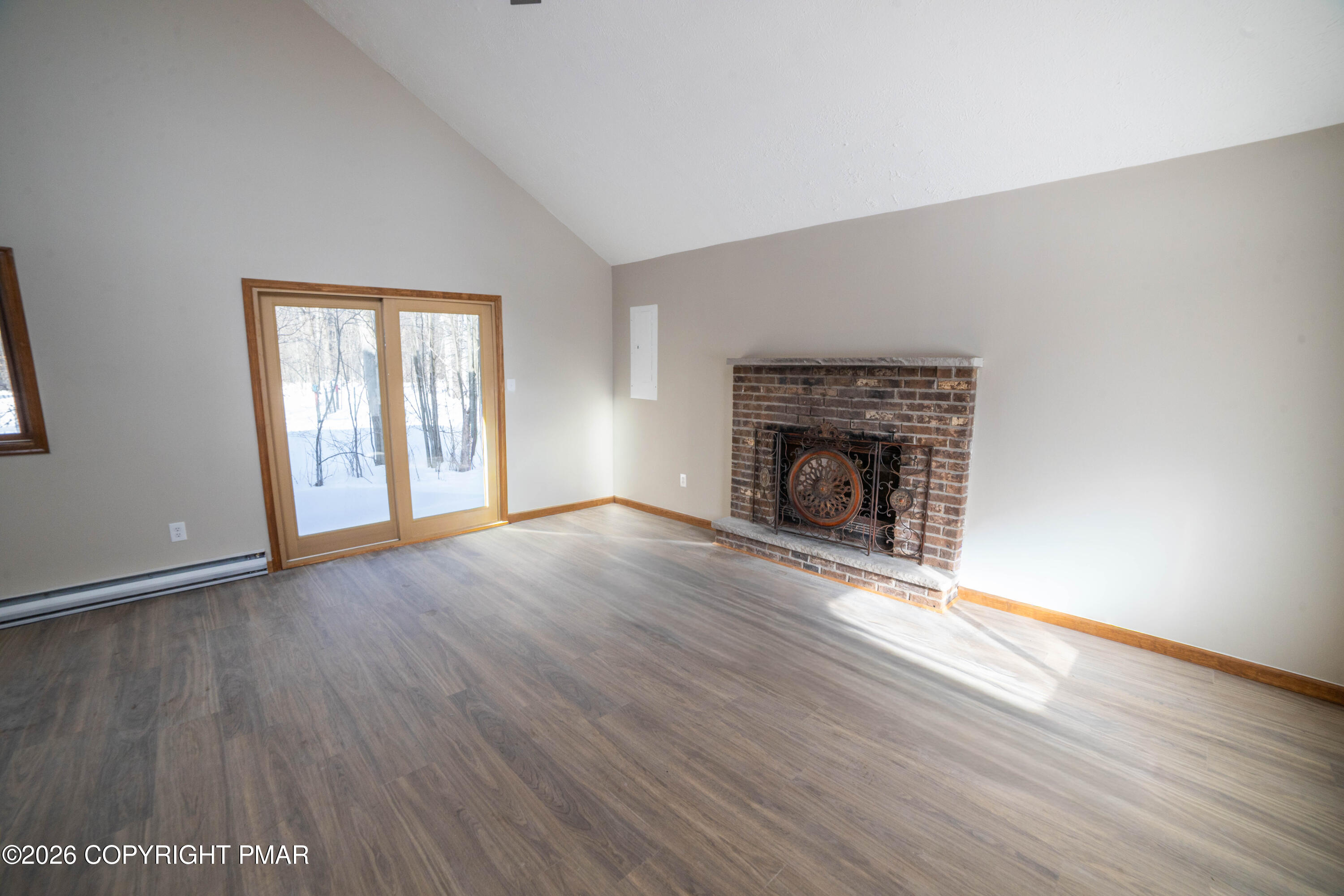 9640 Stony Hollow Drive Property Photo 8