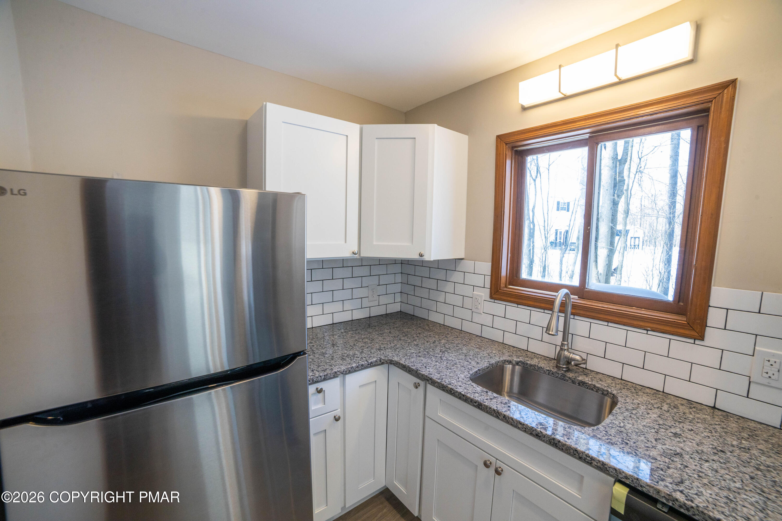 9640 Stony Hollow Drive Property Photo 13