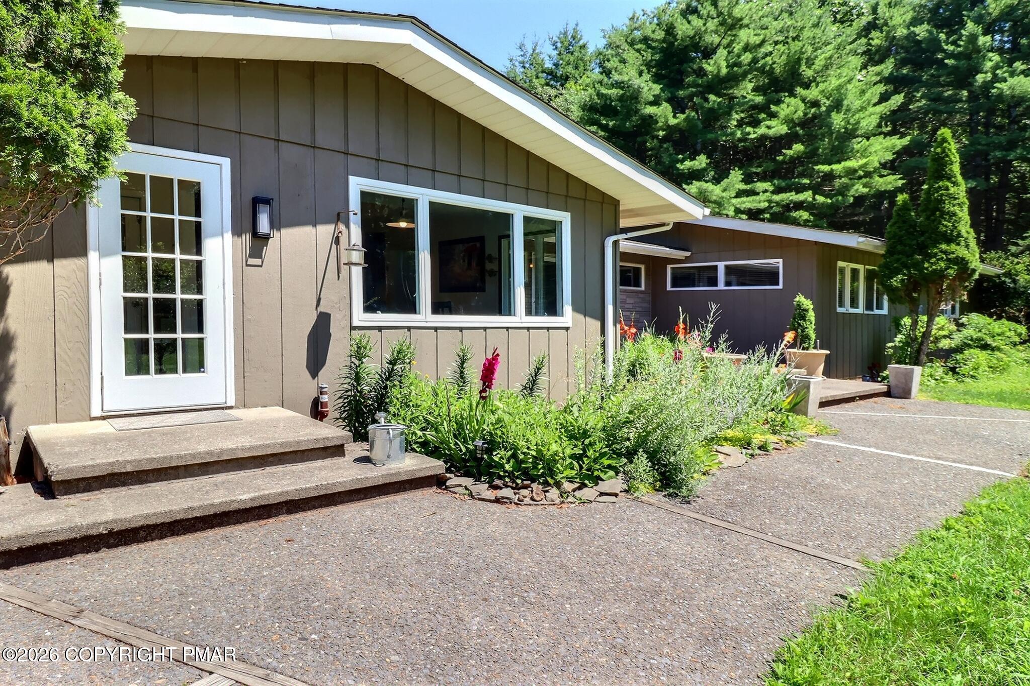 787 Polk Valley Road Property Photo 12