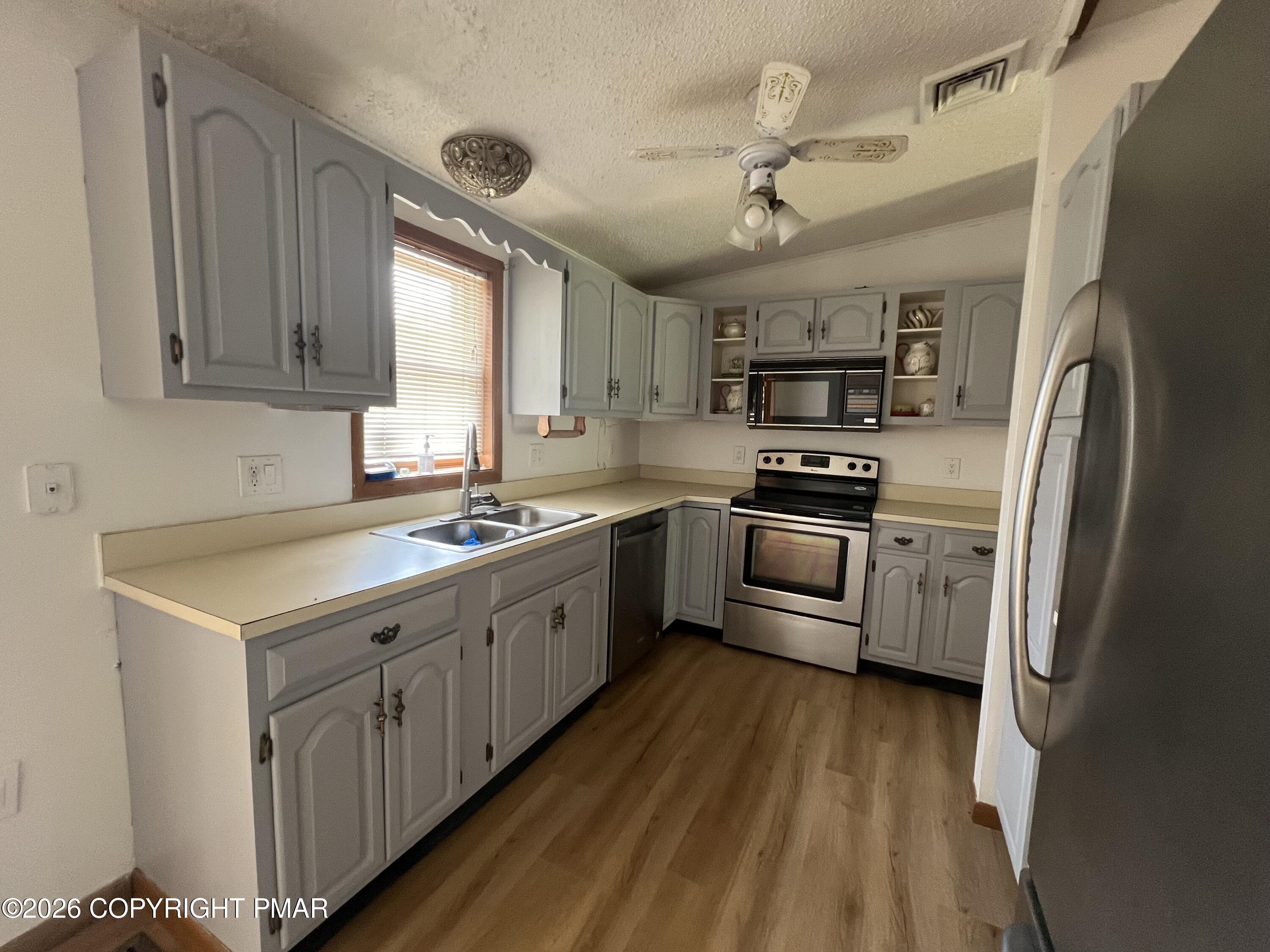 200 Dogwood Terrace Property Photo 4