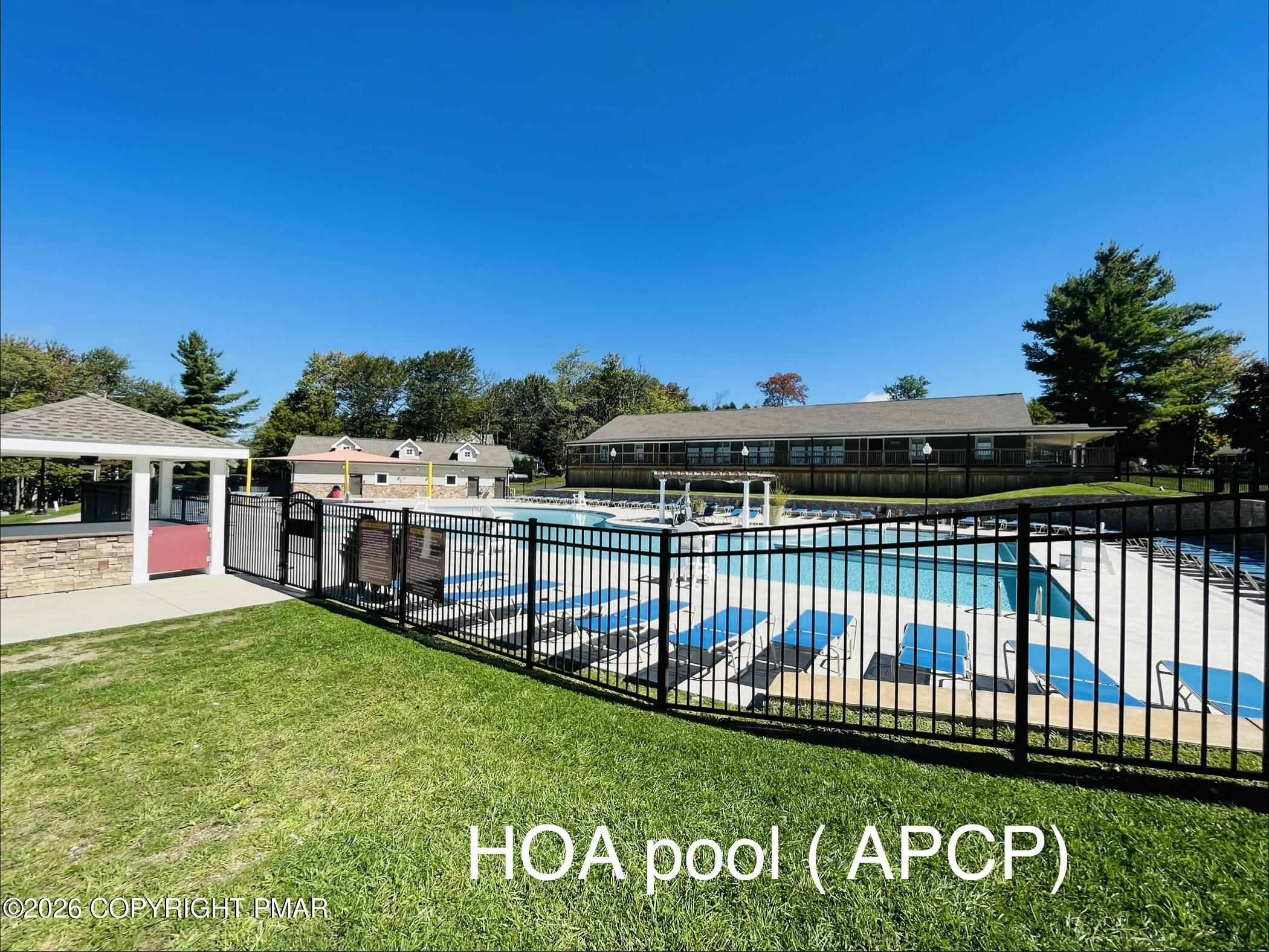 1357 Winding Way Property Photo 12