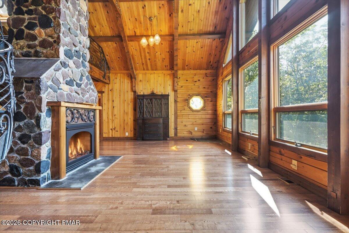 14 E Point Road Property Photo 9
