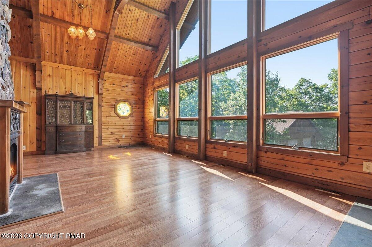 14 E Point Road Property Photo 10