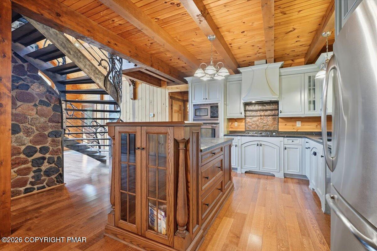 14 E Point Road Property Photo 15