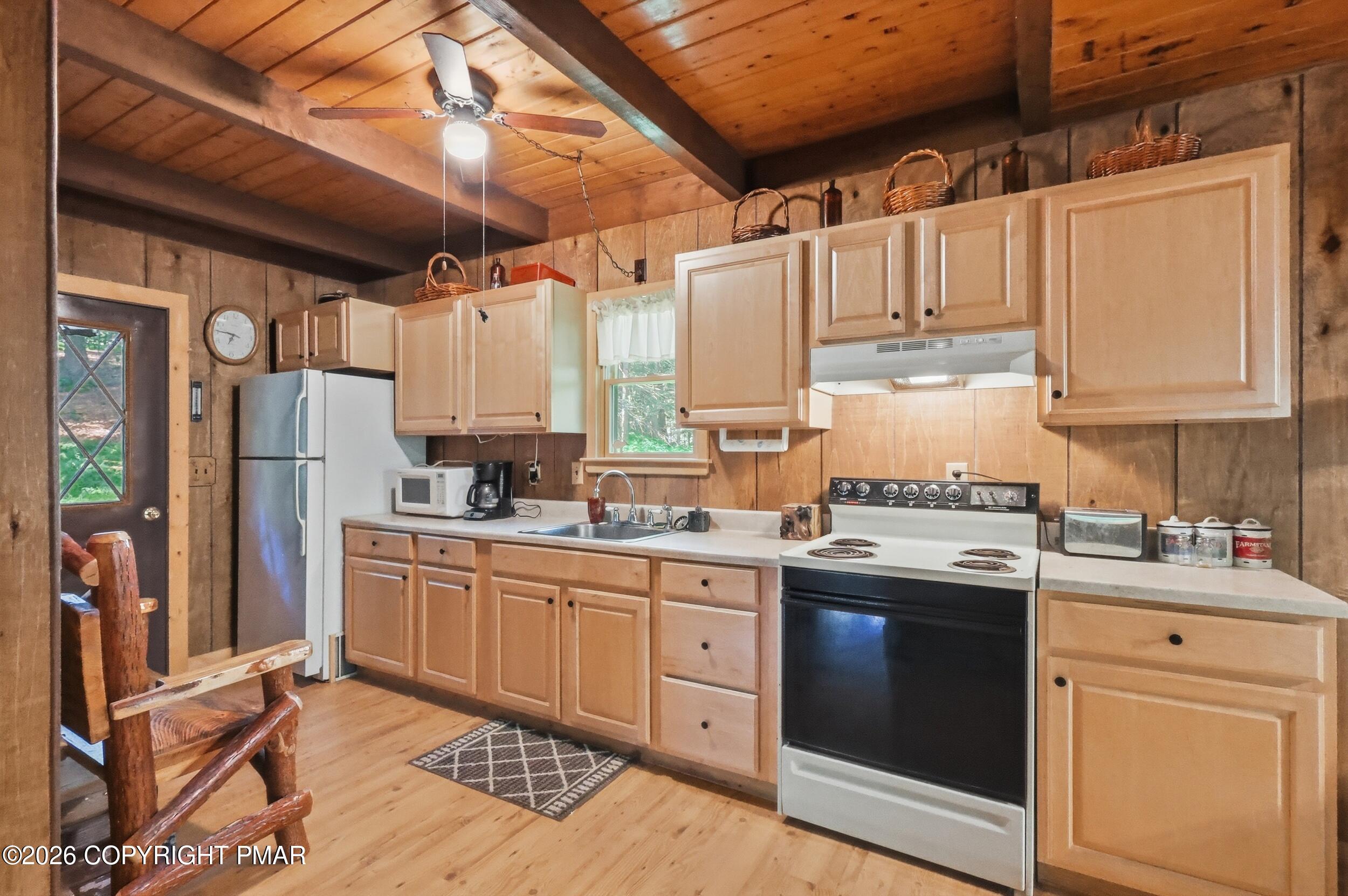 13 Larch Trail Property Photo 11