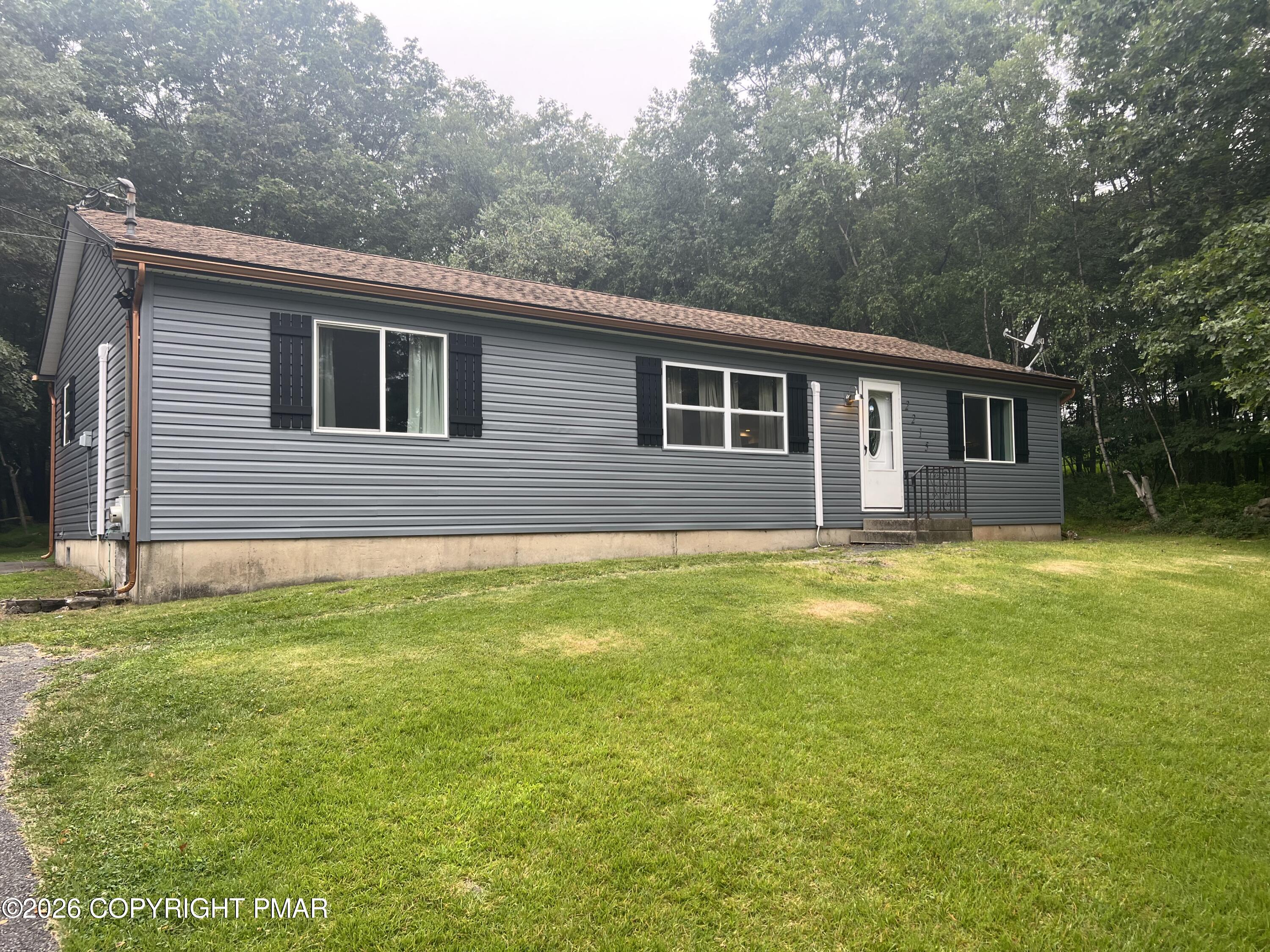 2215 Yellowstone Drive Property Photo 4