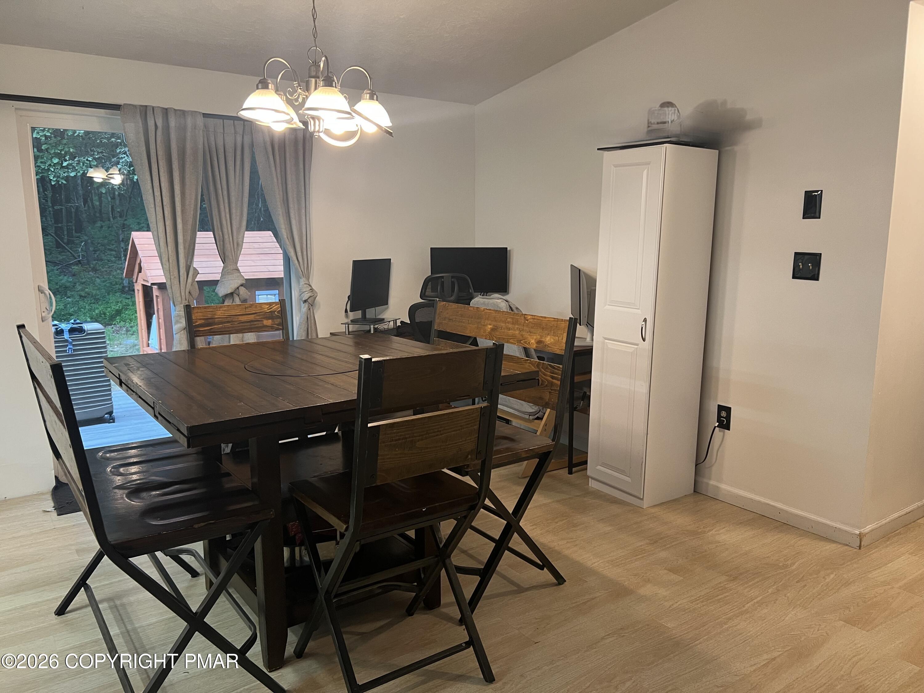 2215 Yellowstone Drive Property Photo 8