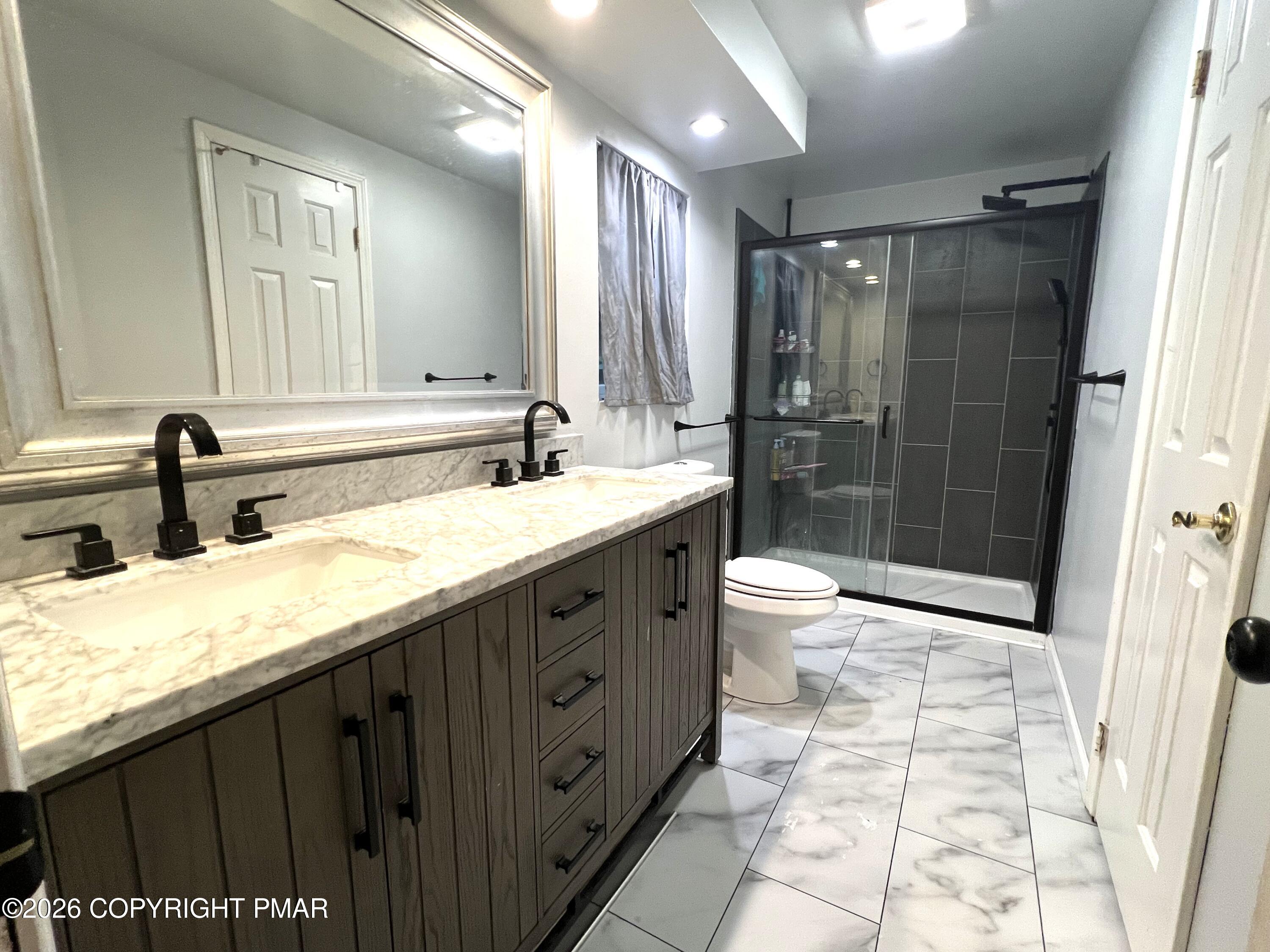 2215 Yellowstone Drive Property Photo 11