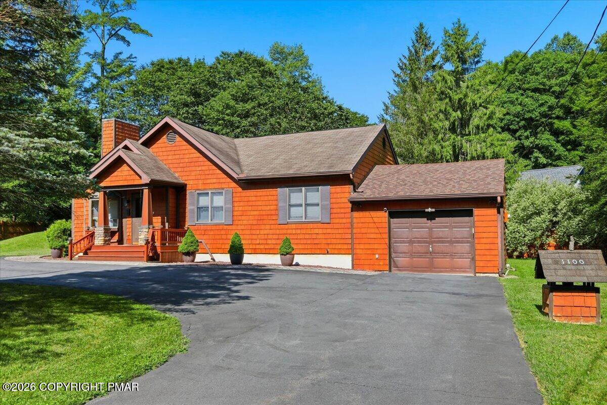 1100 Blackberry Road Property Photo 2