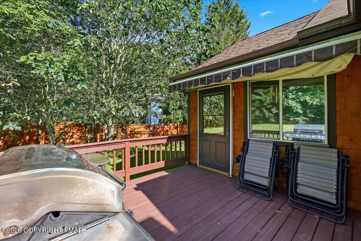 1100 Blackberry Road Property Photo 6
