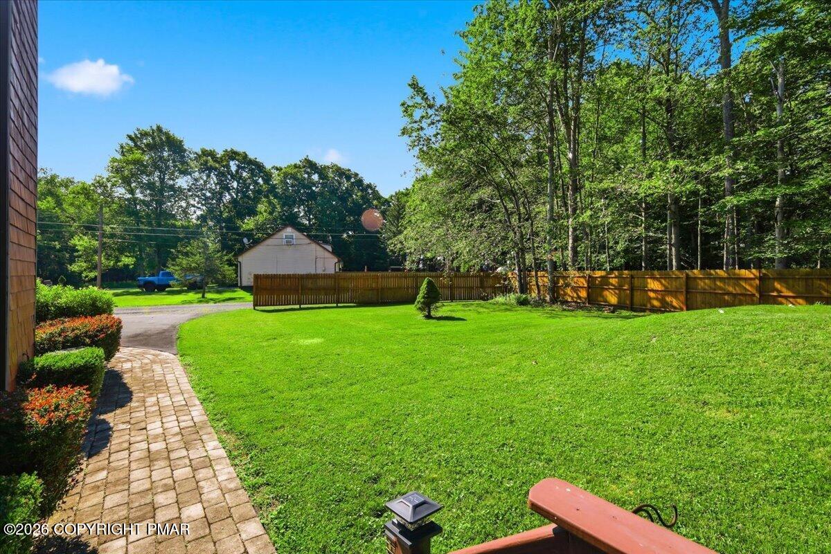 1100 Blackberry Road Property Photo 9