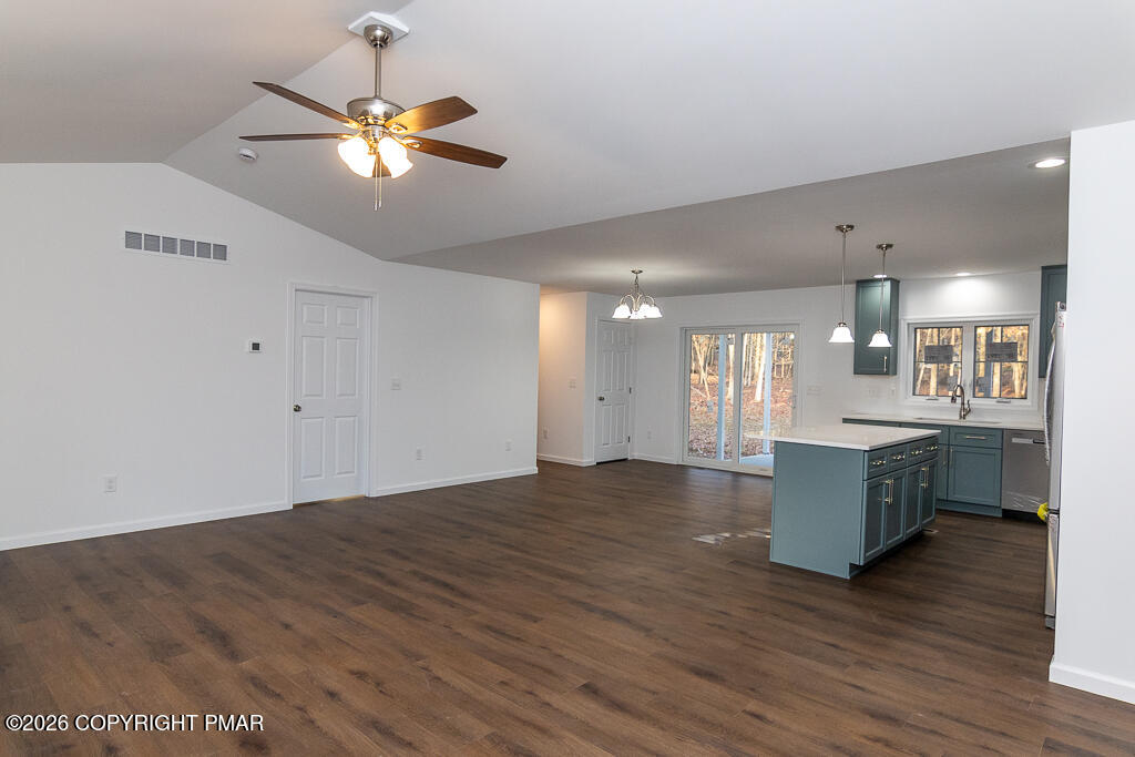 3209 Wood Crest Ave 129 Avenue Property Photo 6
