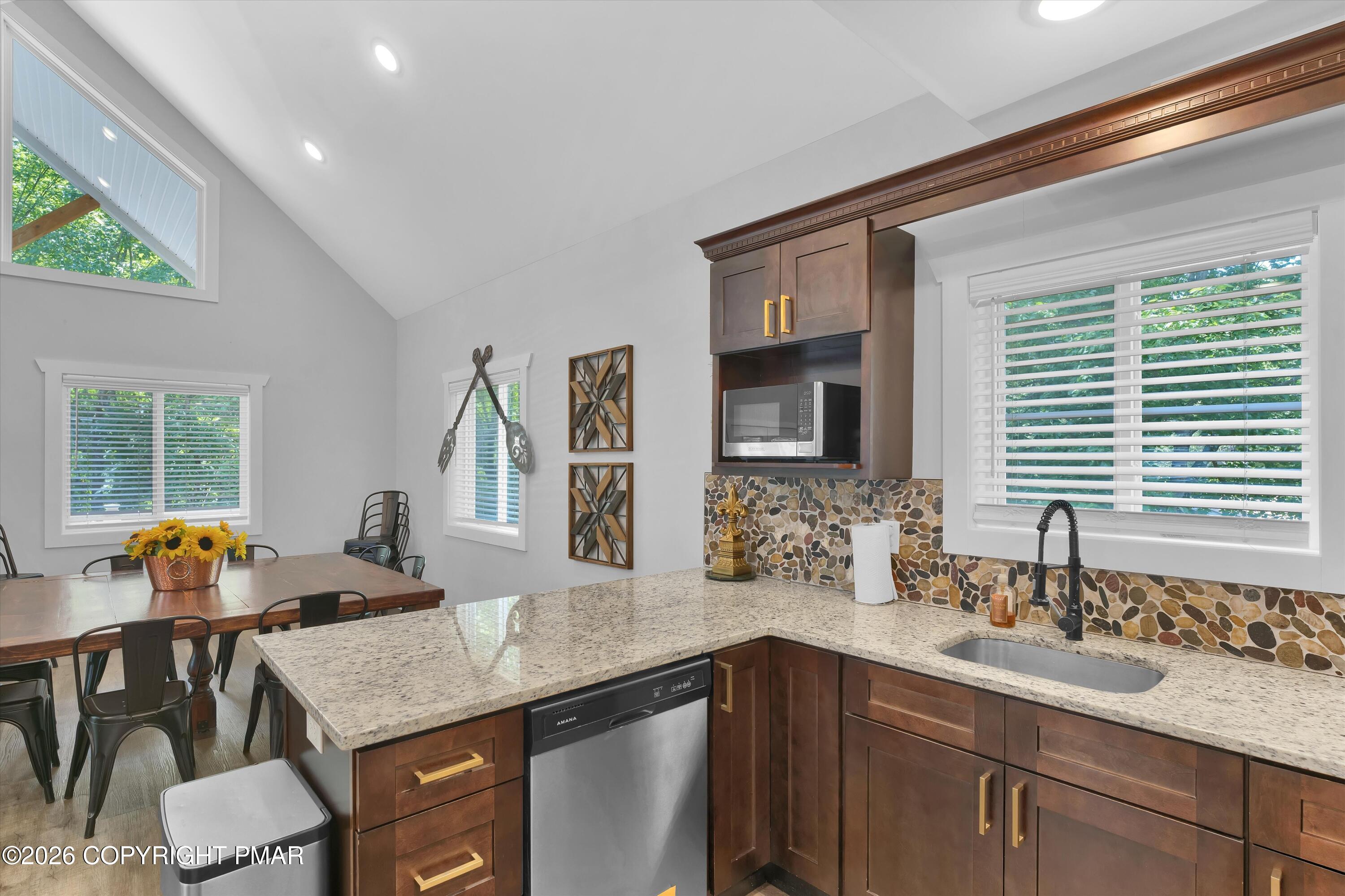 139 Lucretius Trail Property Photo 13