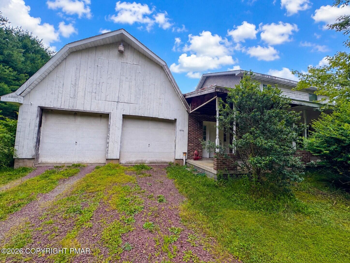 1970 Forest Street Property Photo 3