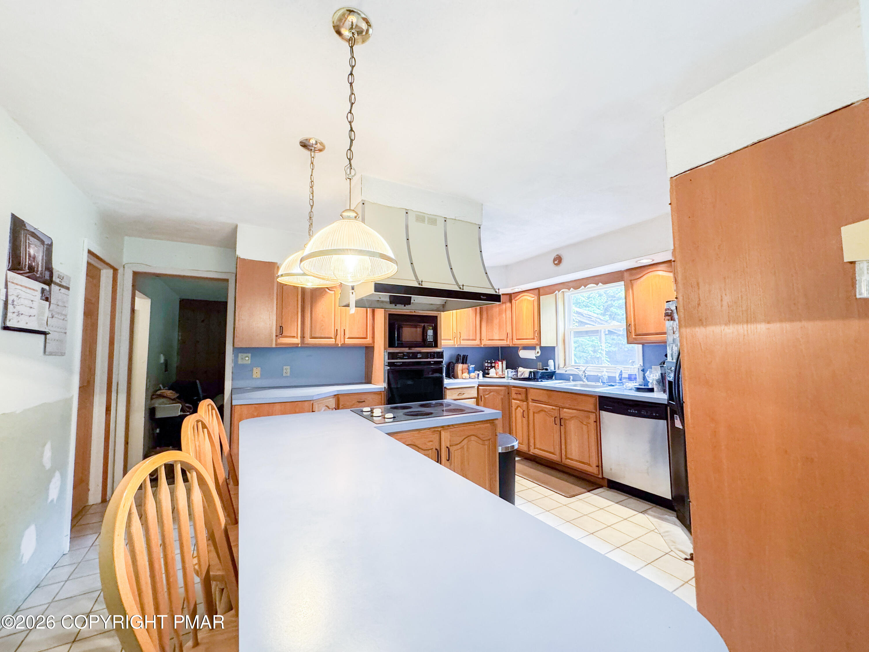 1970 Forest Street Property Photo 6