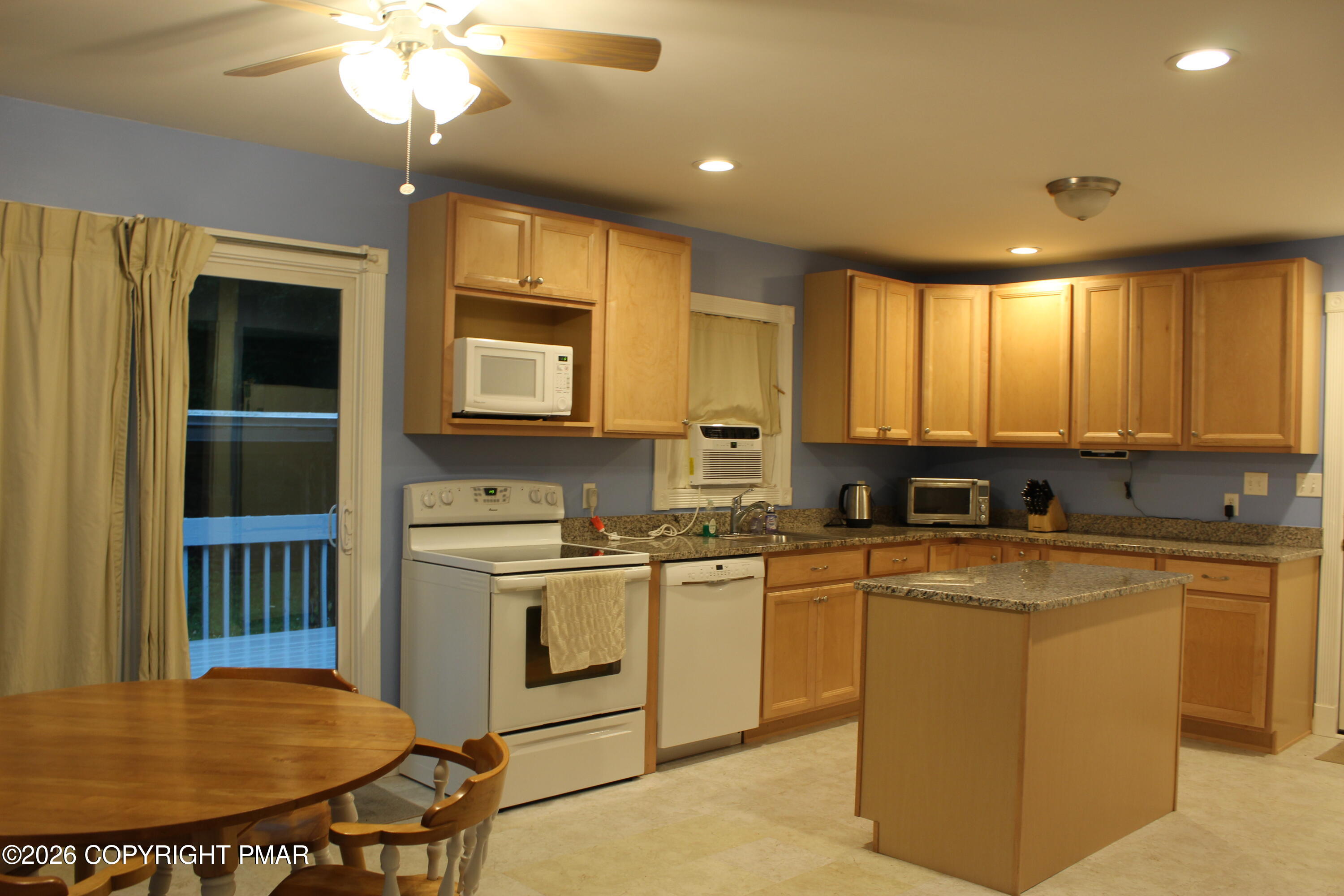 183 Holly Road Property Photo 10