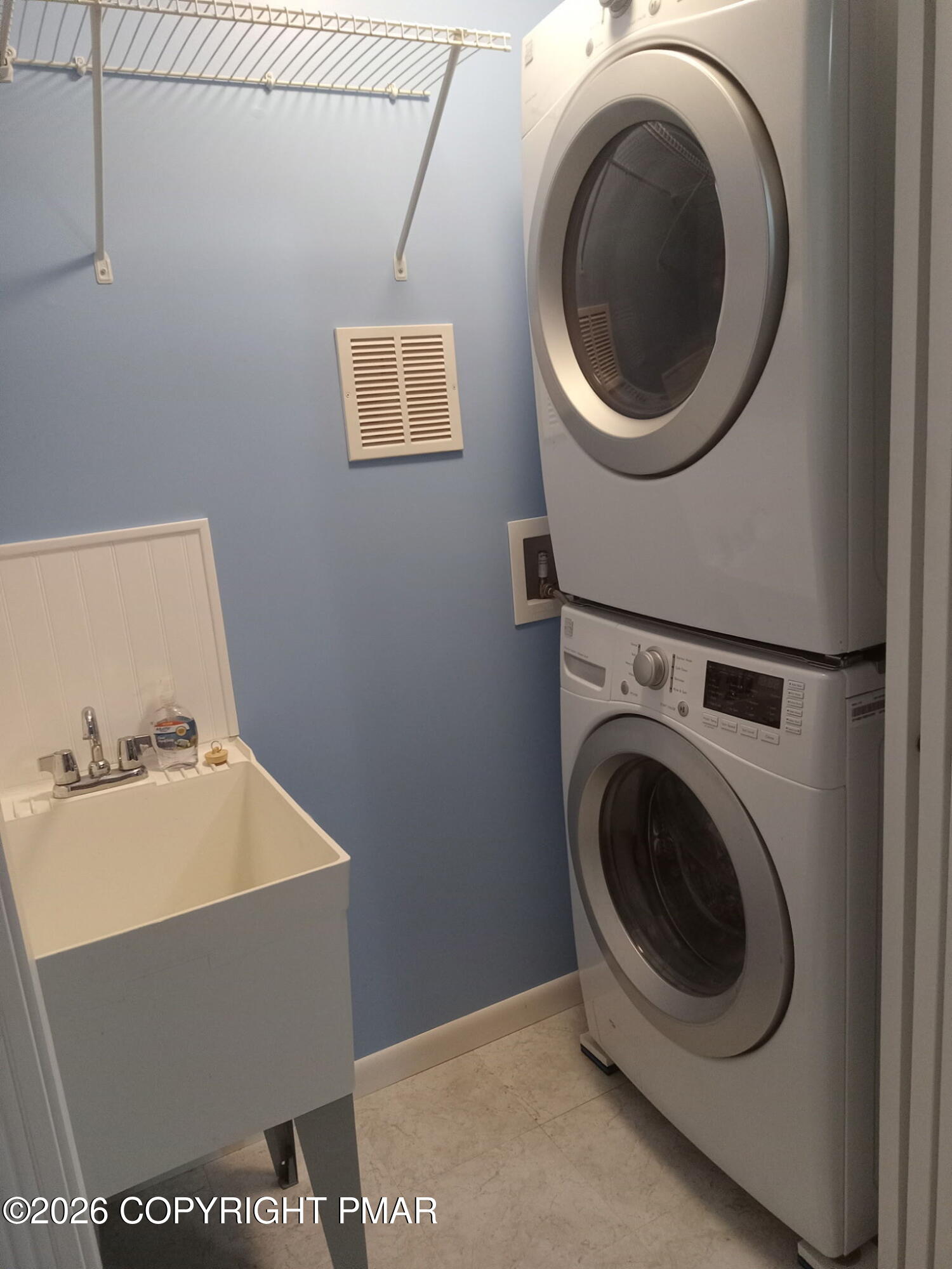 183 Holly Road Property Photo 12