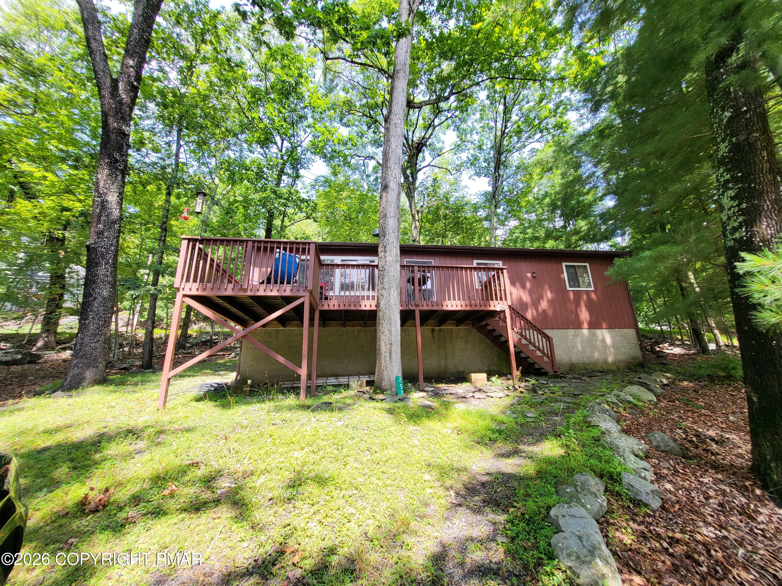 257 Saunders Drive Property Photo 1