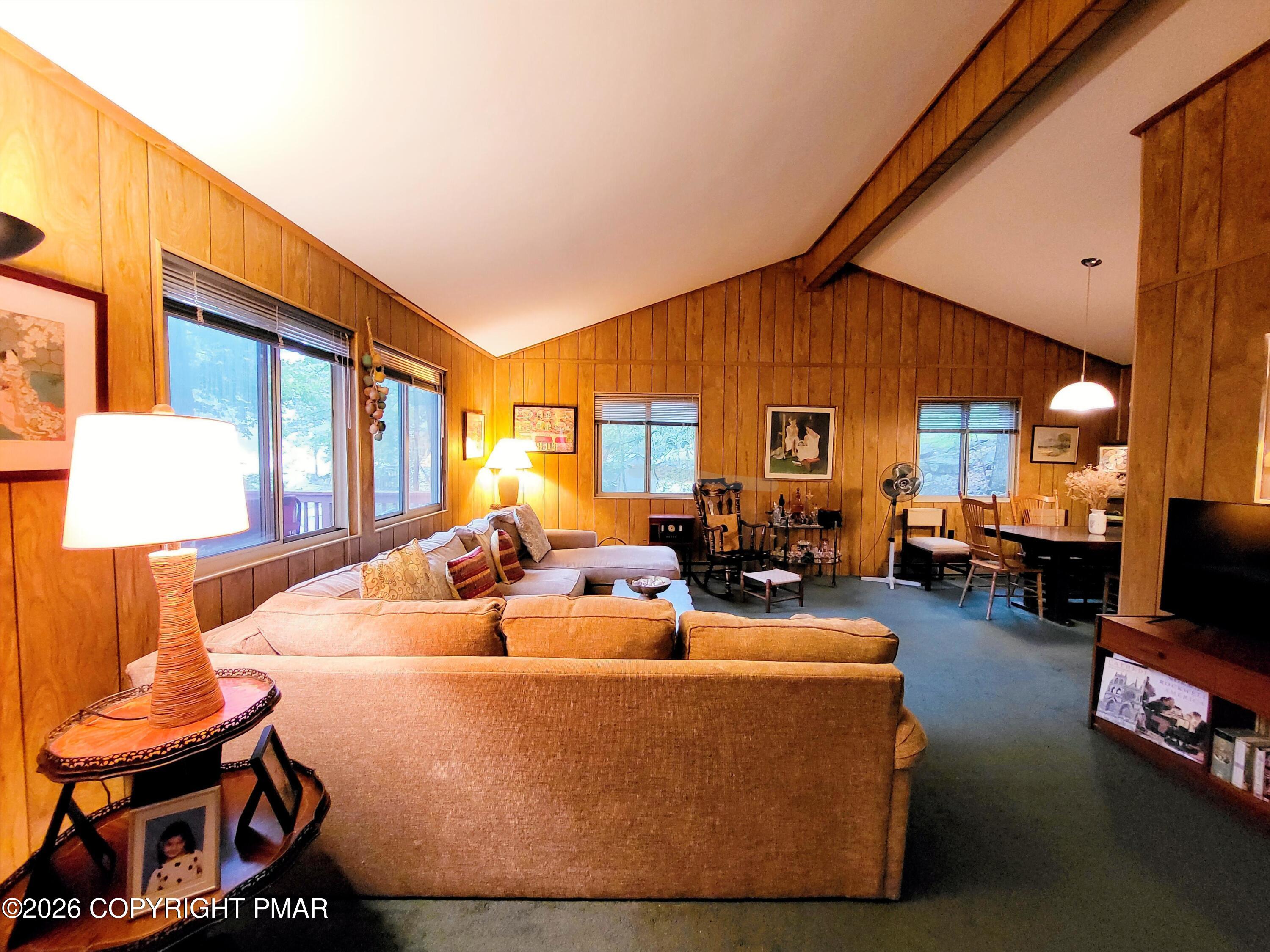 257 Saunders Drive Property Photo 4