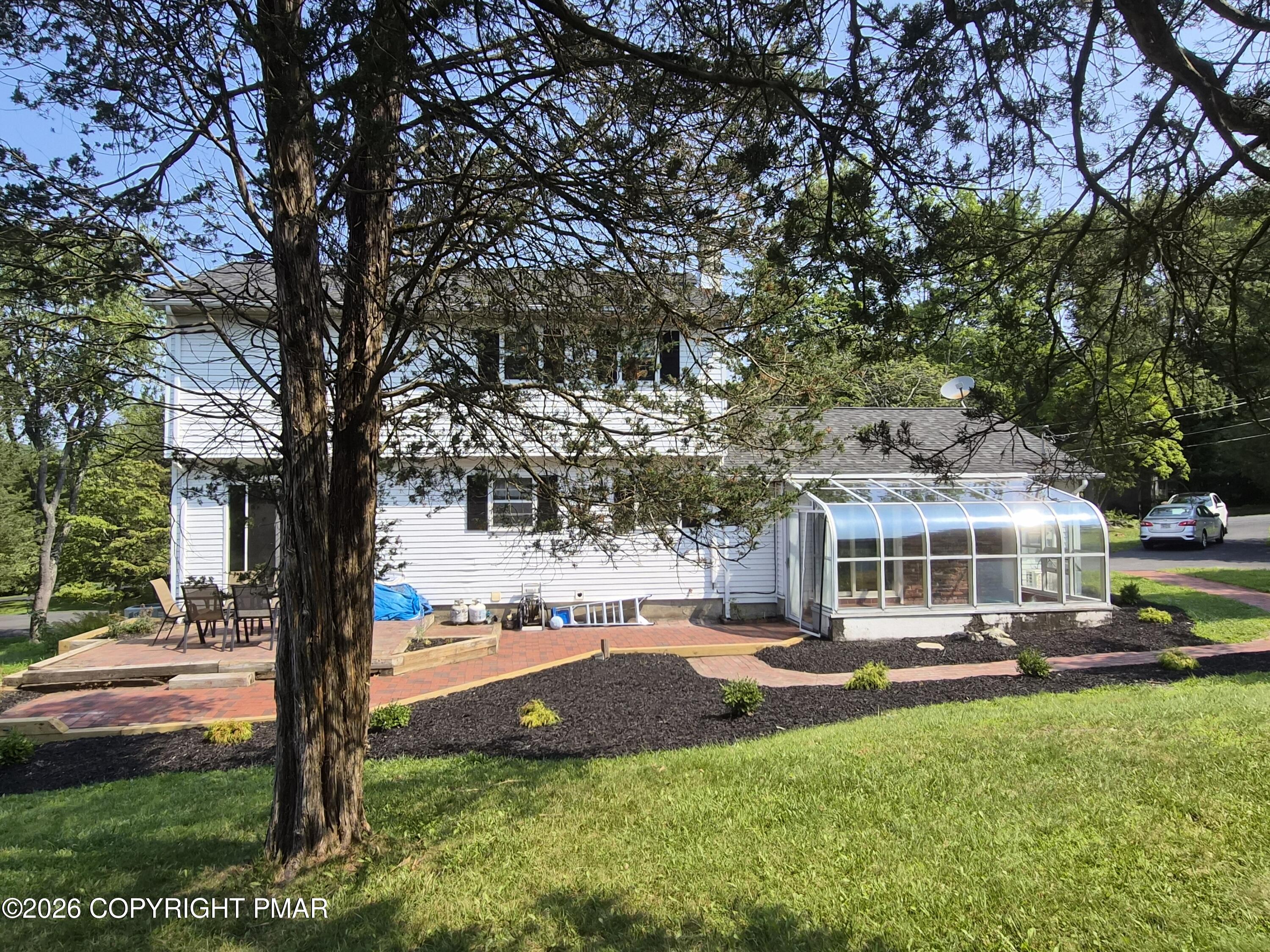 16 Spring Lake Drive Property Photo 2