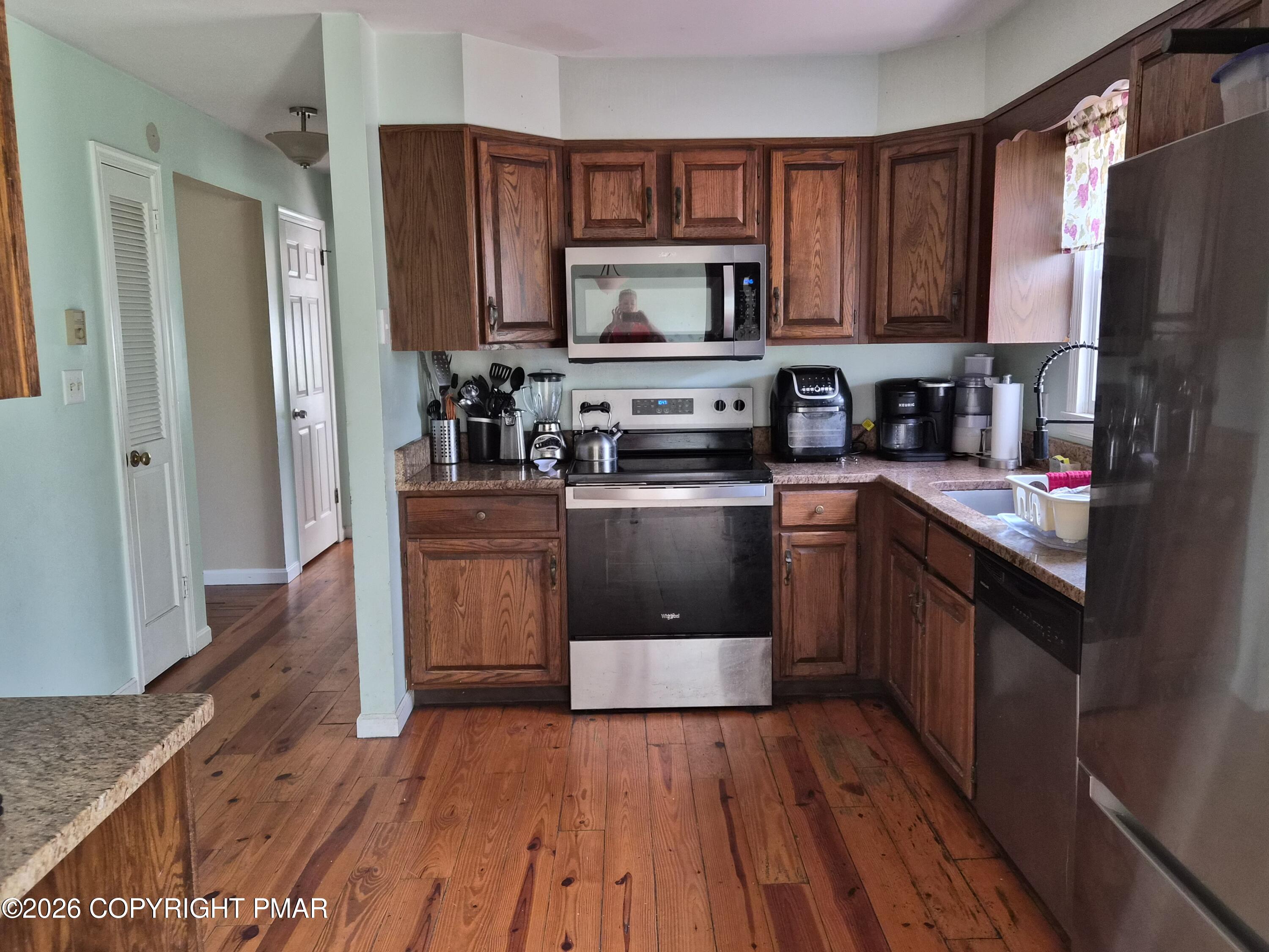 16 Spring Lake Drive Property Photo 12