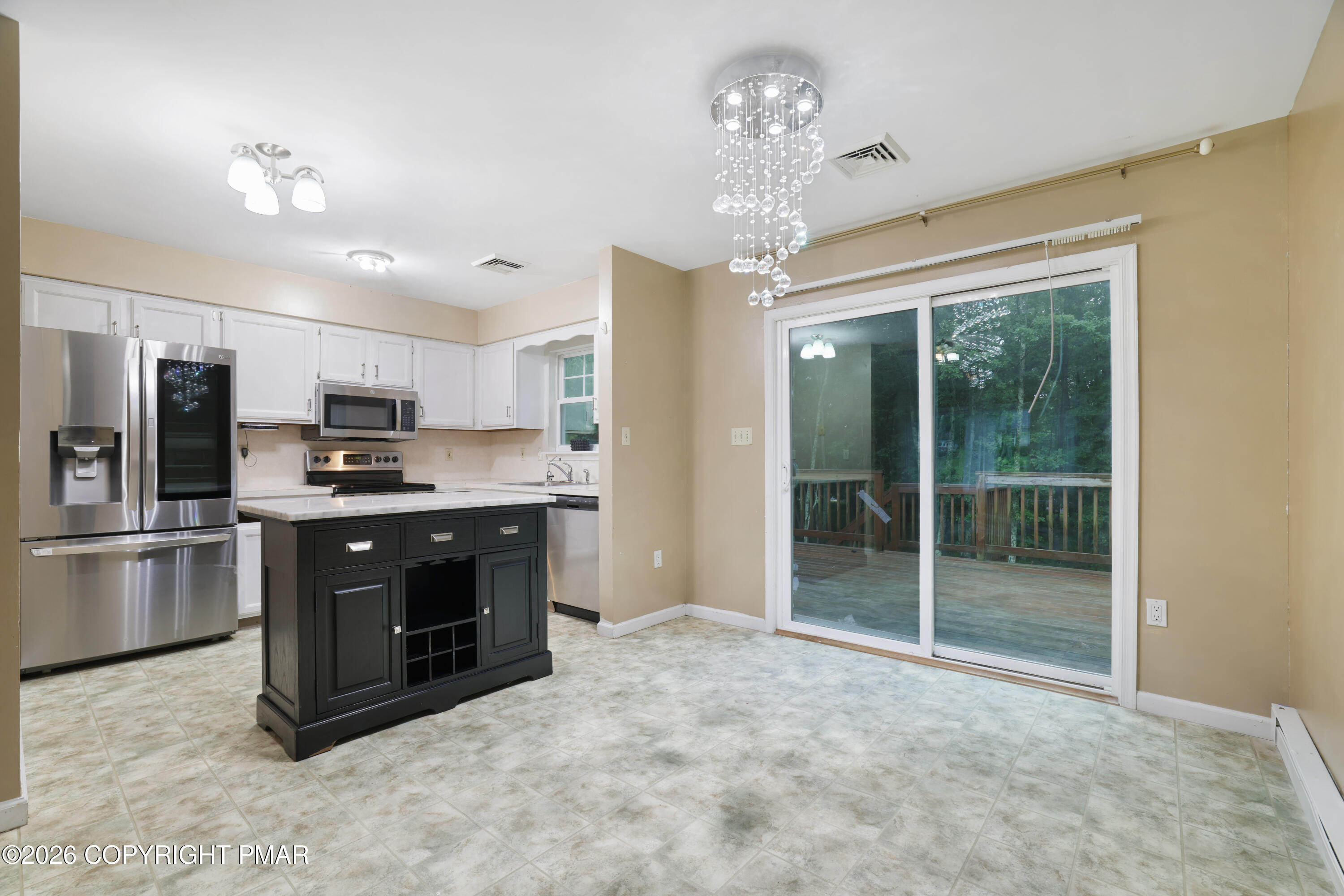 2210 S Rocky Mountain Drive Property Photo 6