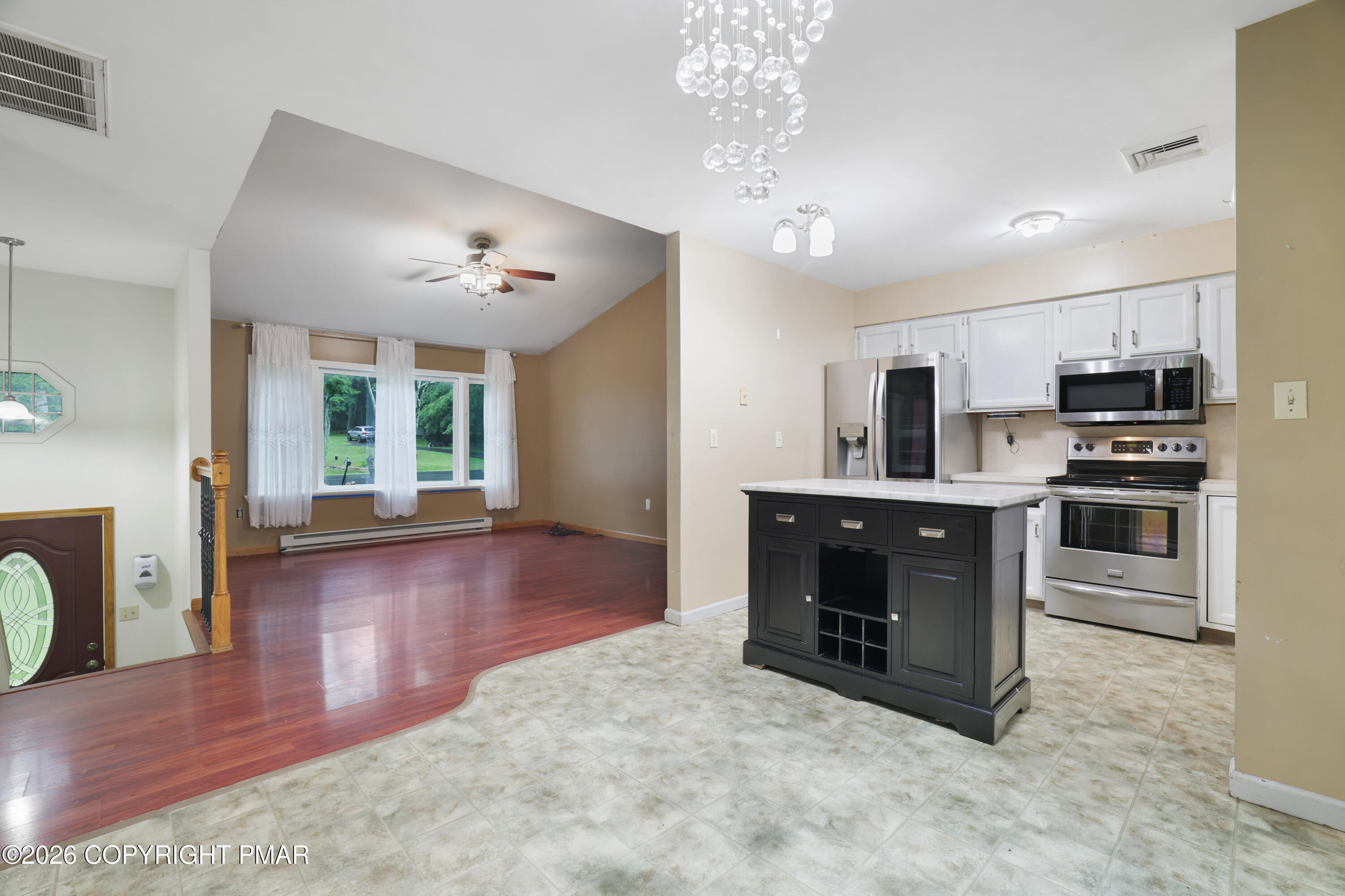 2210 S Rocky Mountain Drive Property Photo 7