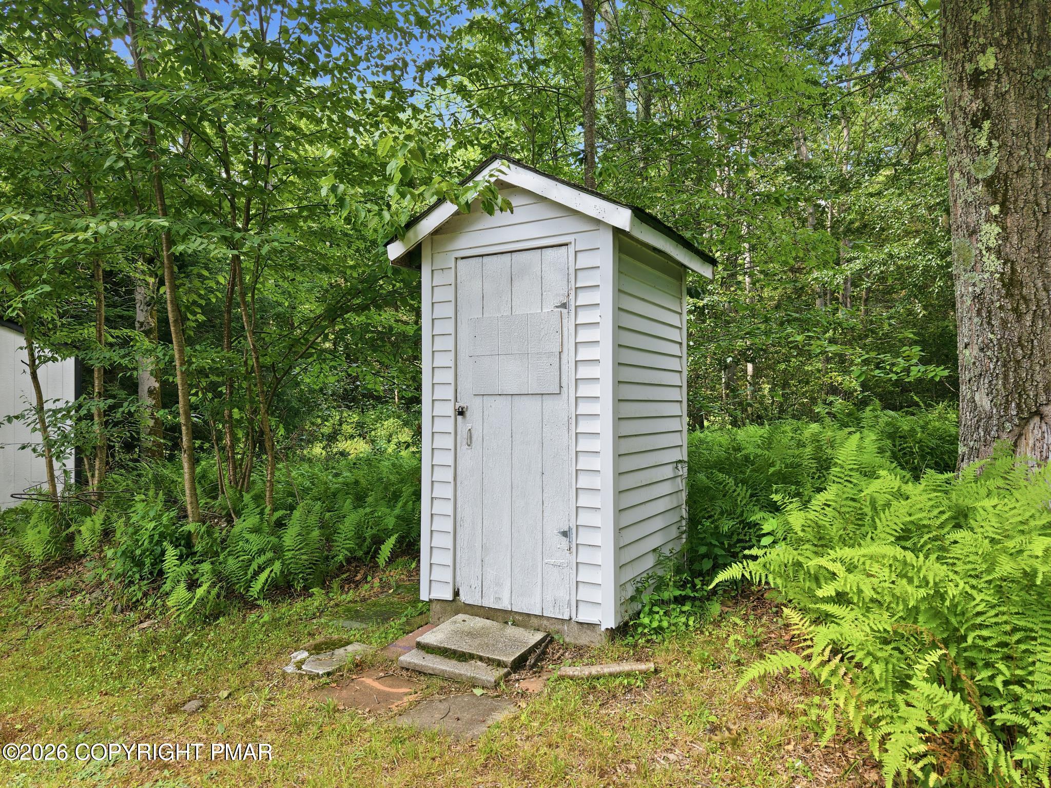 216 North Shore Drive, 19-c-410 Property Photo 9