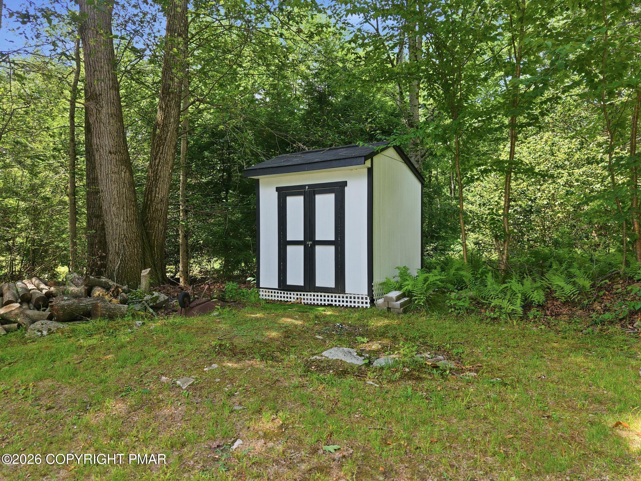 216 North Shore Drive, 19-c-410 Property Photo 10