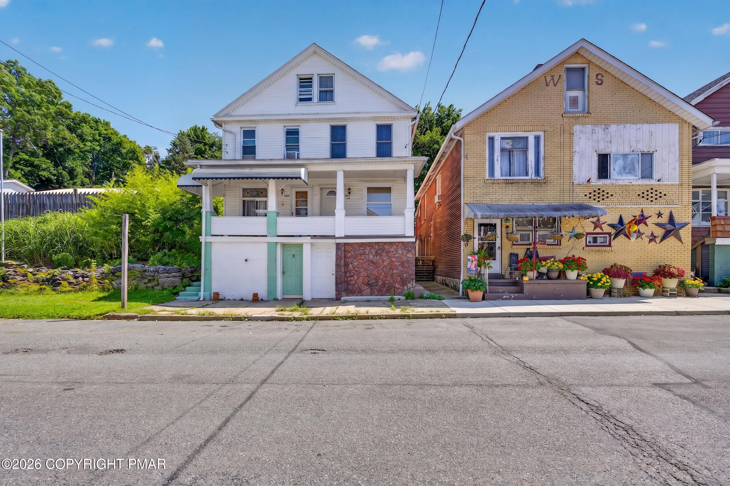 325 E Fell Street Property Photo 1
