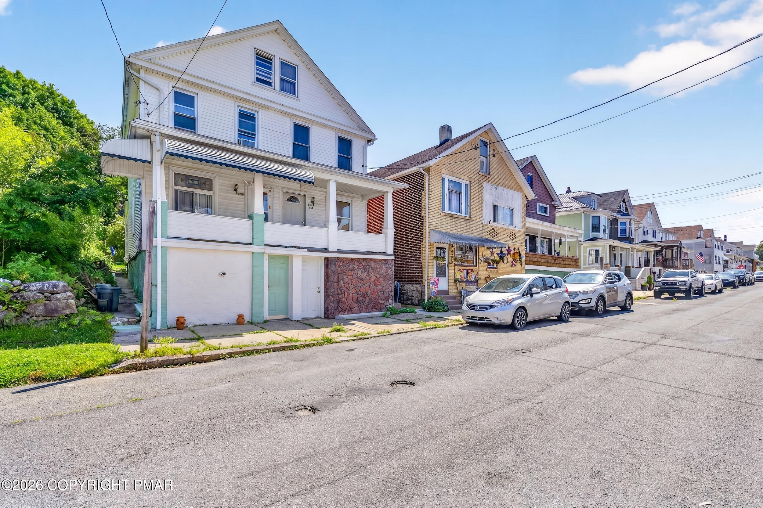 325 E Fell Street Property Photo 3